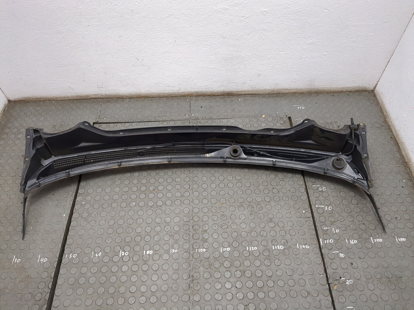 Решетка стеклоочистителей (Жабо)