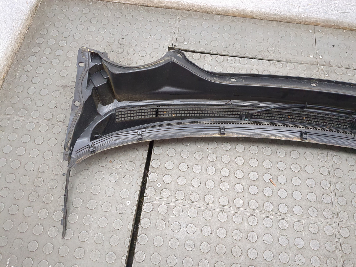 Решетка стеклоочистителей (Жабо)