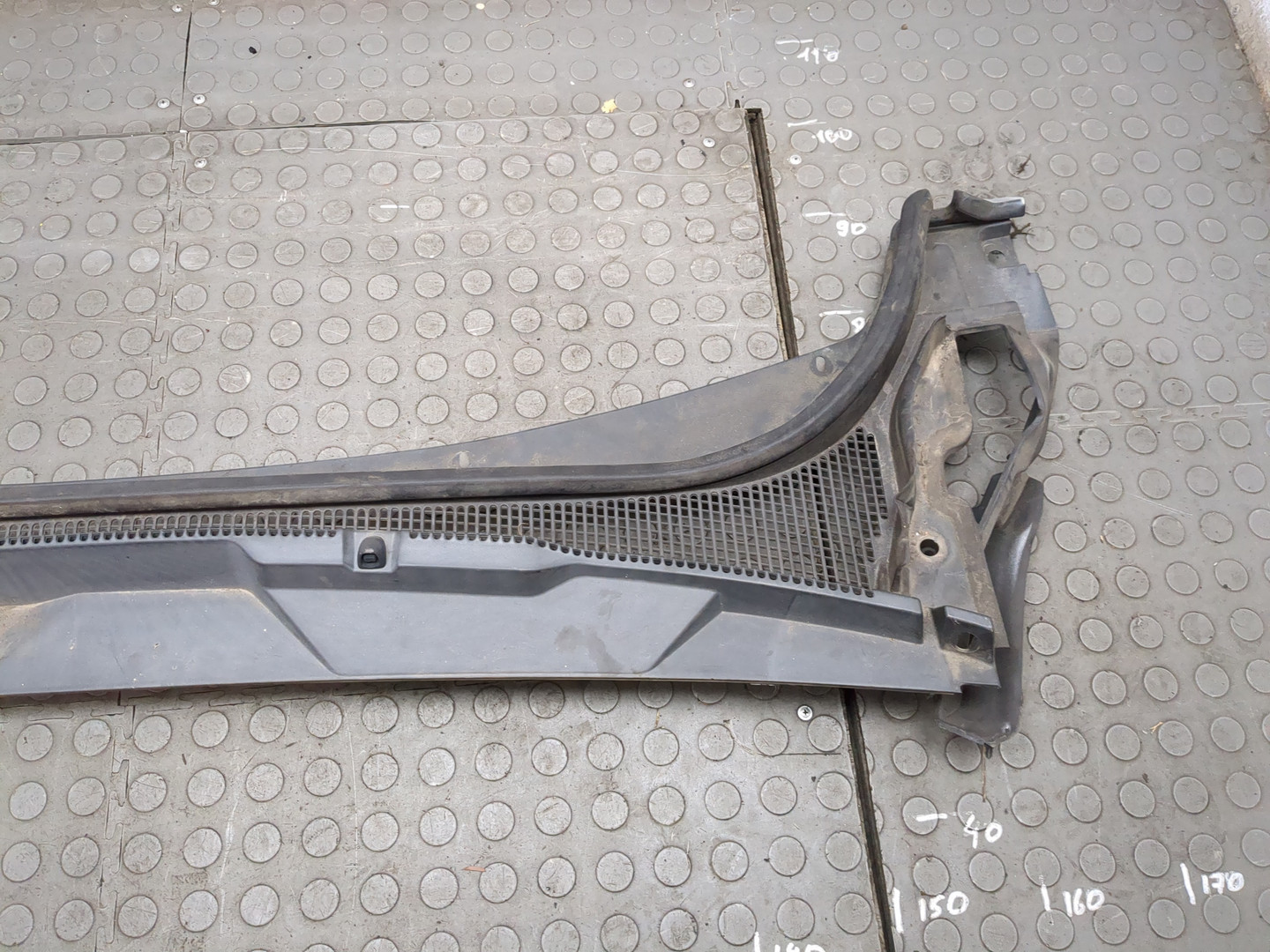 Решетка стеклоочистителей (Жабо)