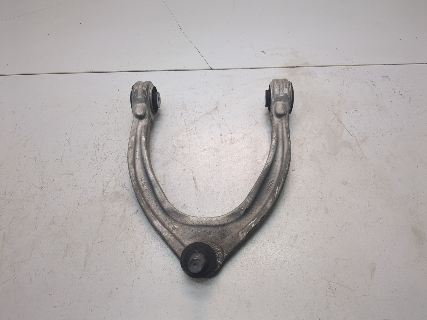 Рычаг передний правый