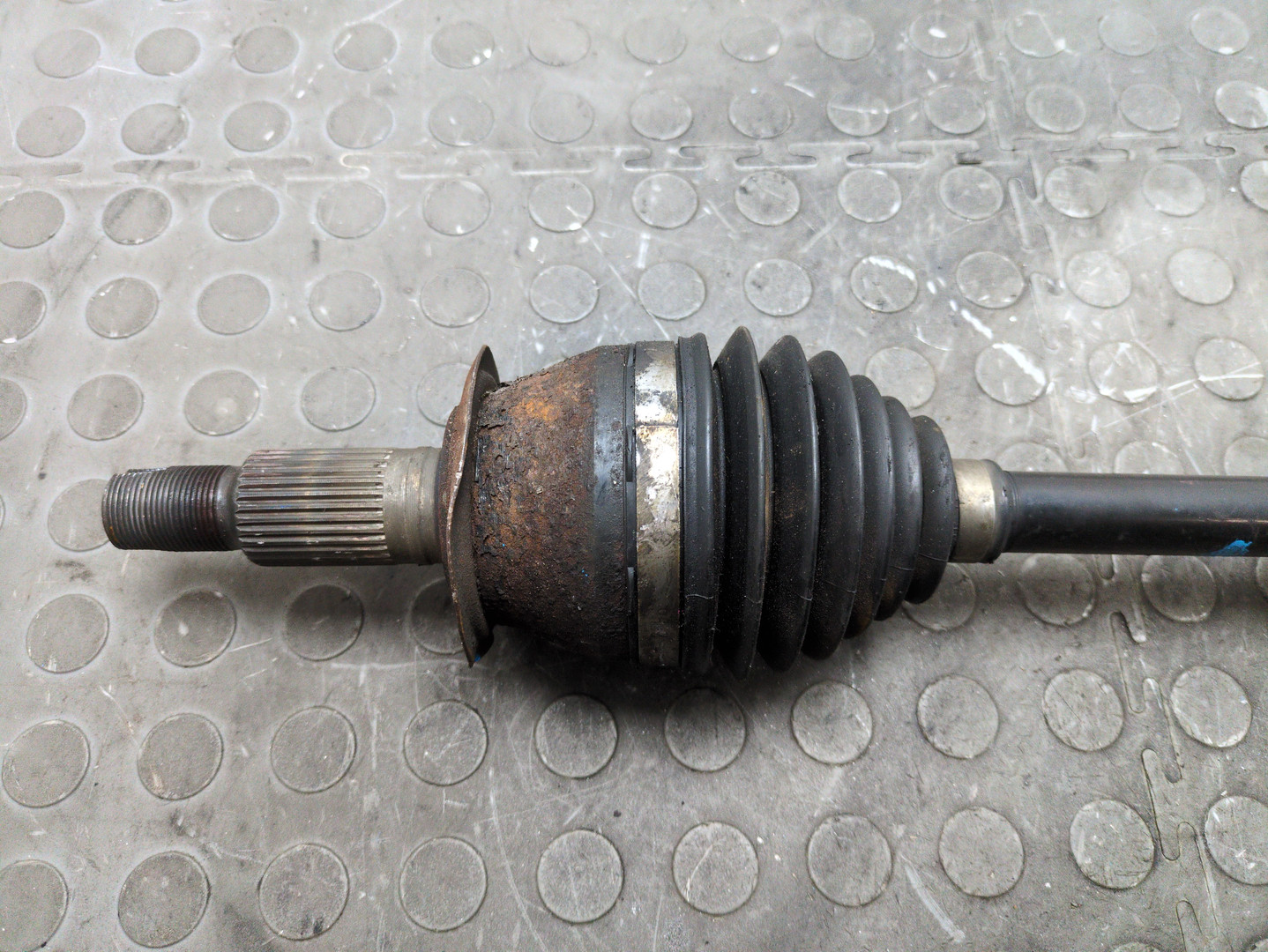 Полуось передняя правая