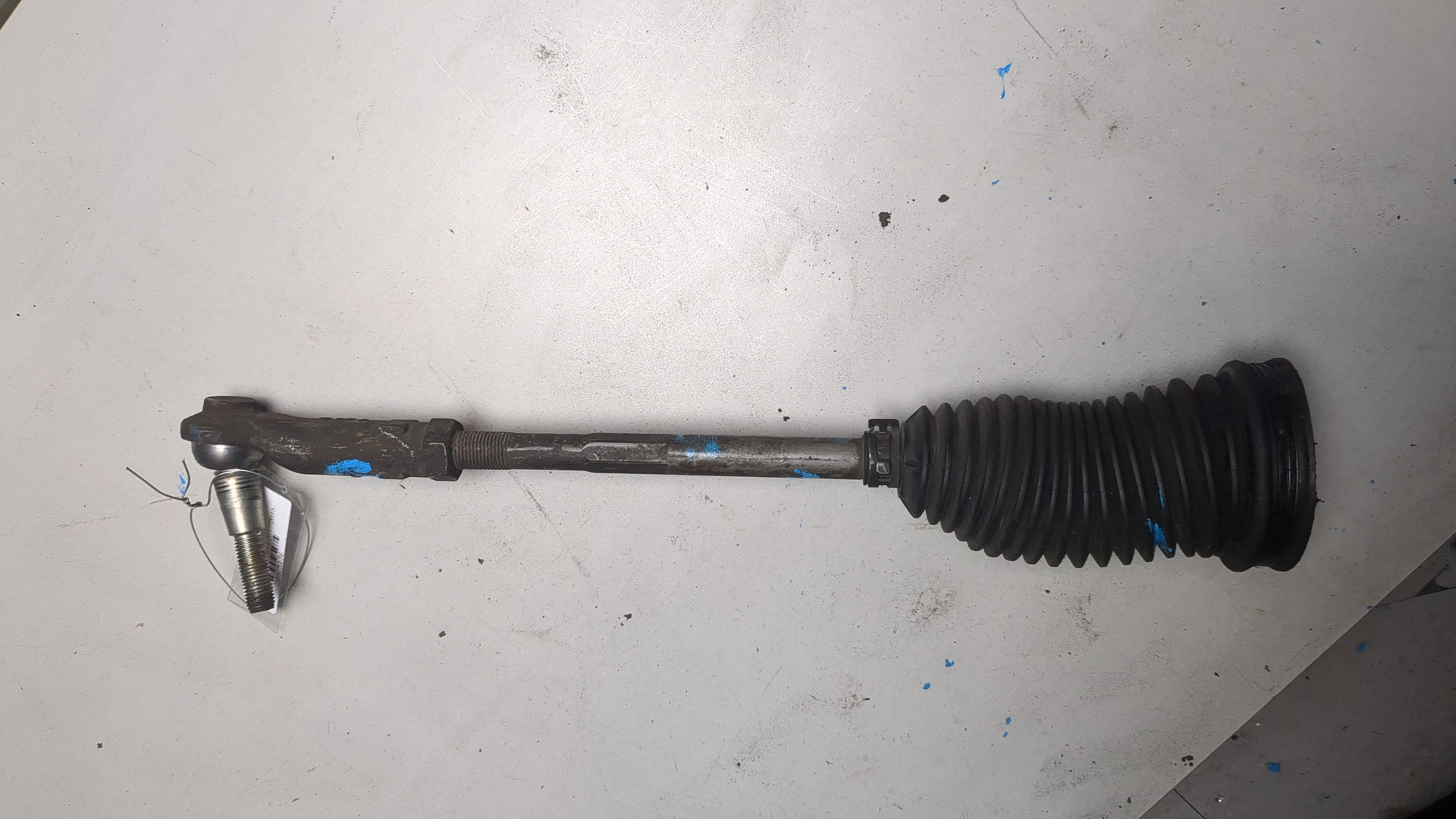 Тяга рулевая правая