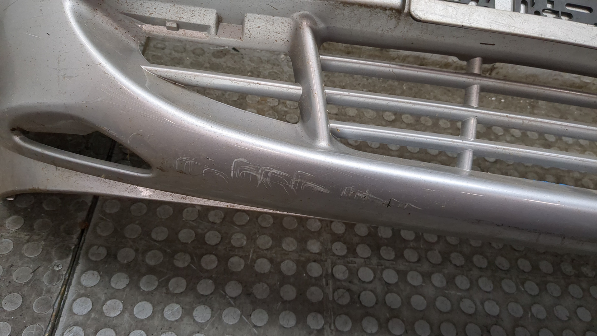 Бампер передний