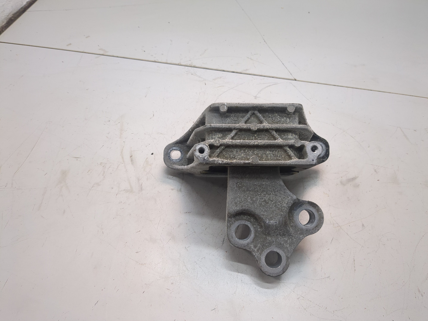 Опора двигателя