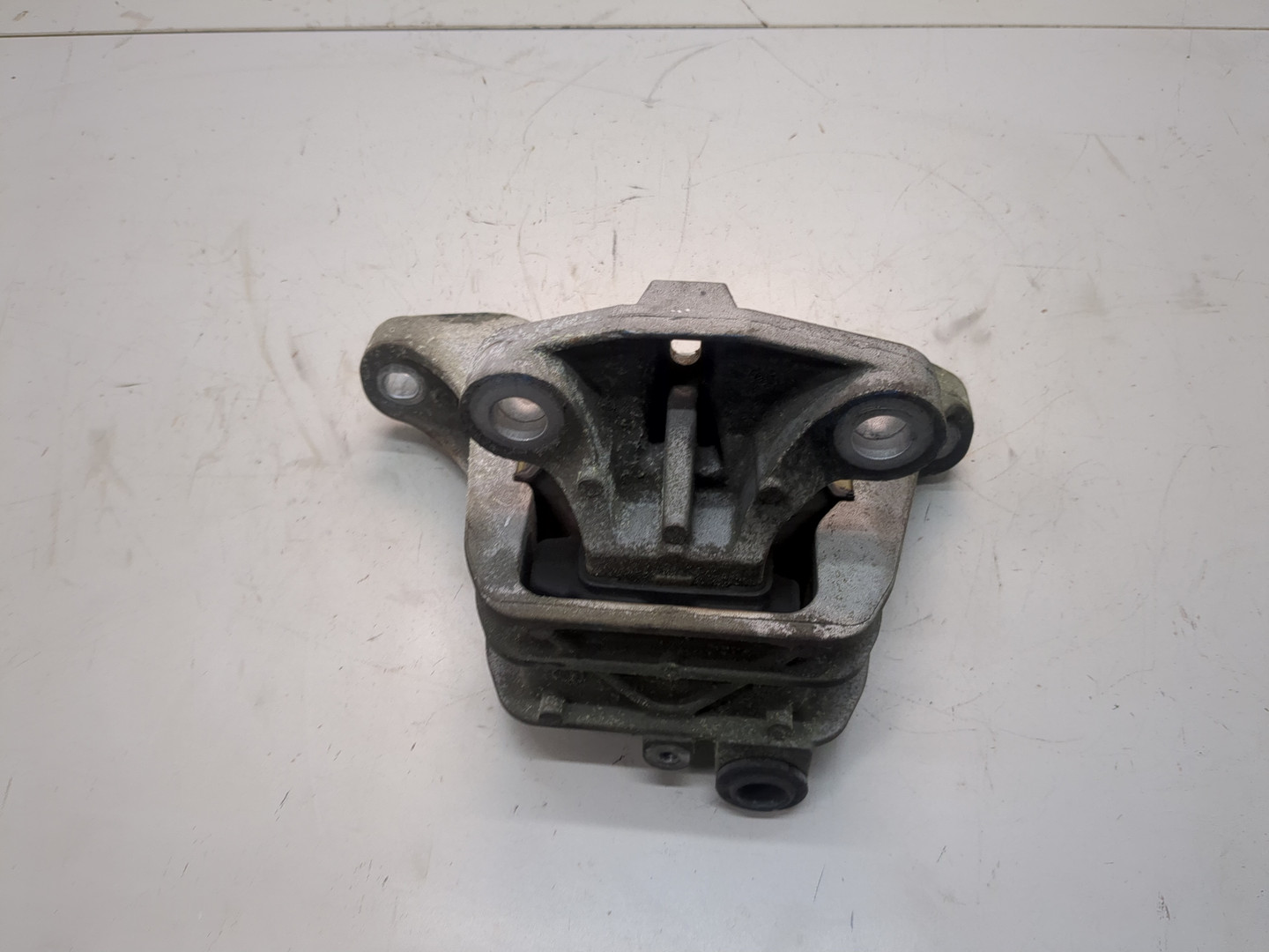 Опора двигателя