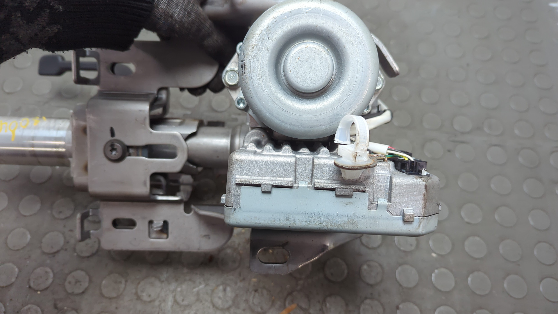 Серводвигатель рулевой рейки