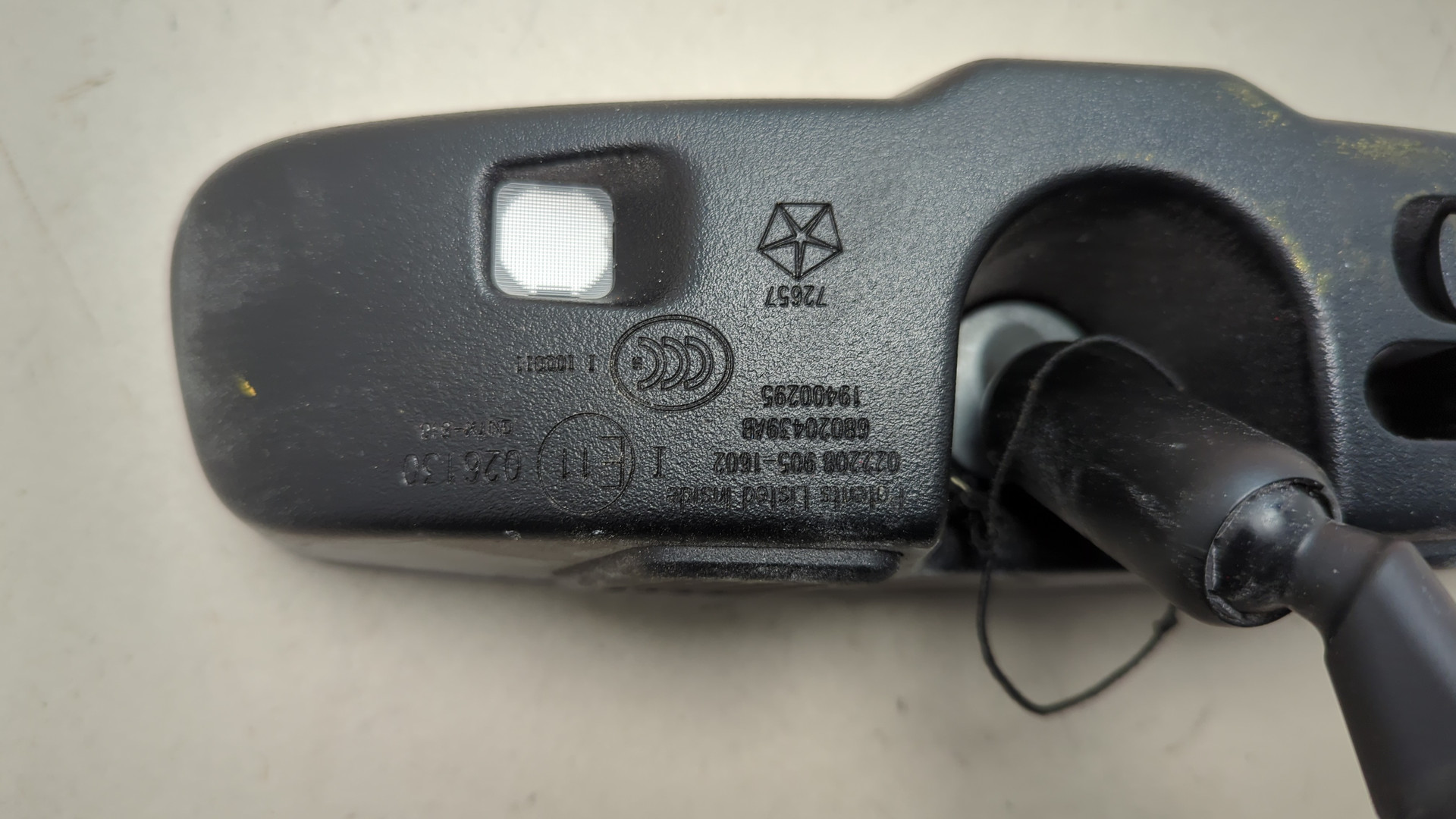 Зеркало заднего вида