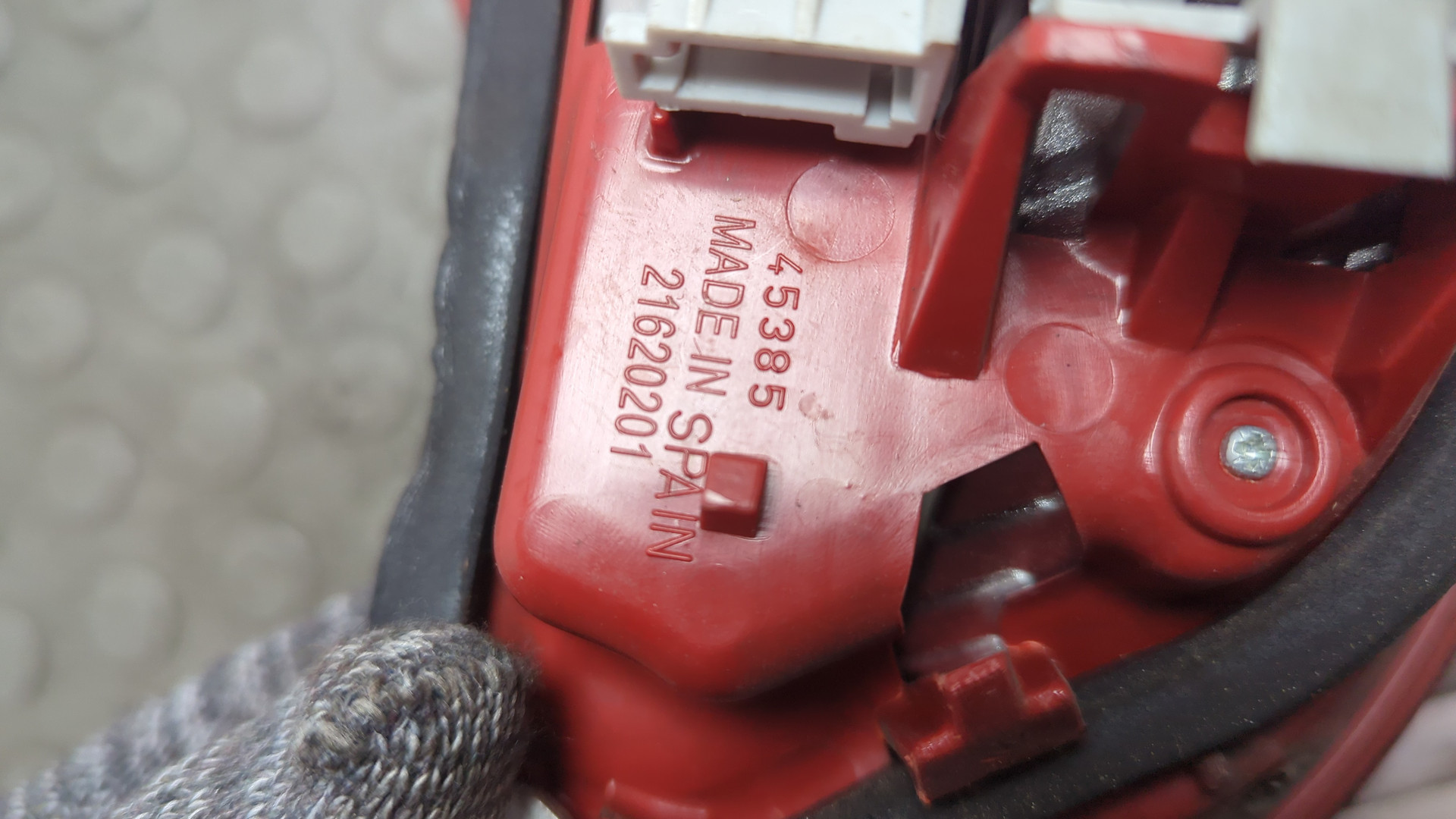 Фонарь задний внутренний правый