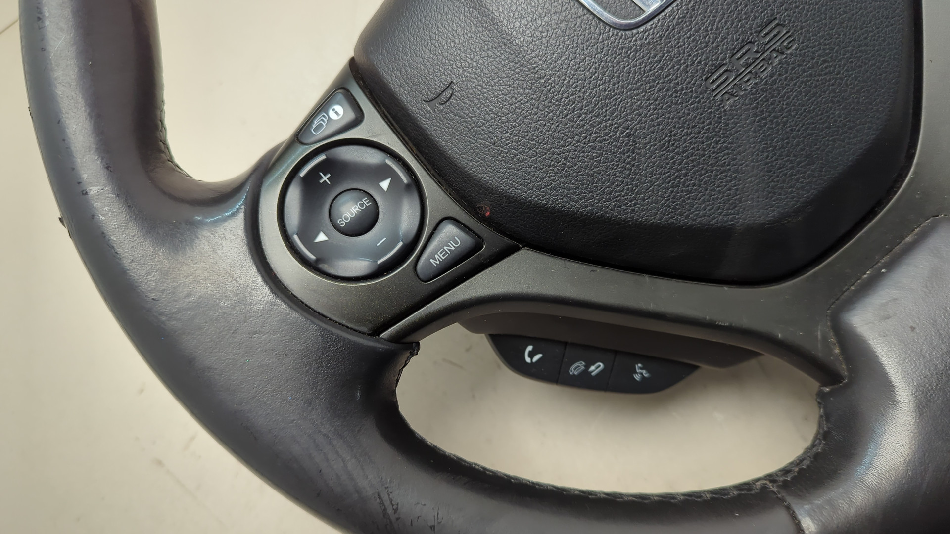 Рулевое колесо (руль)