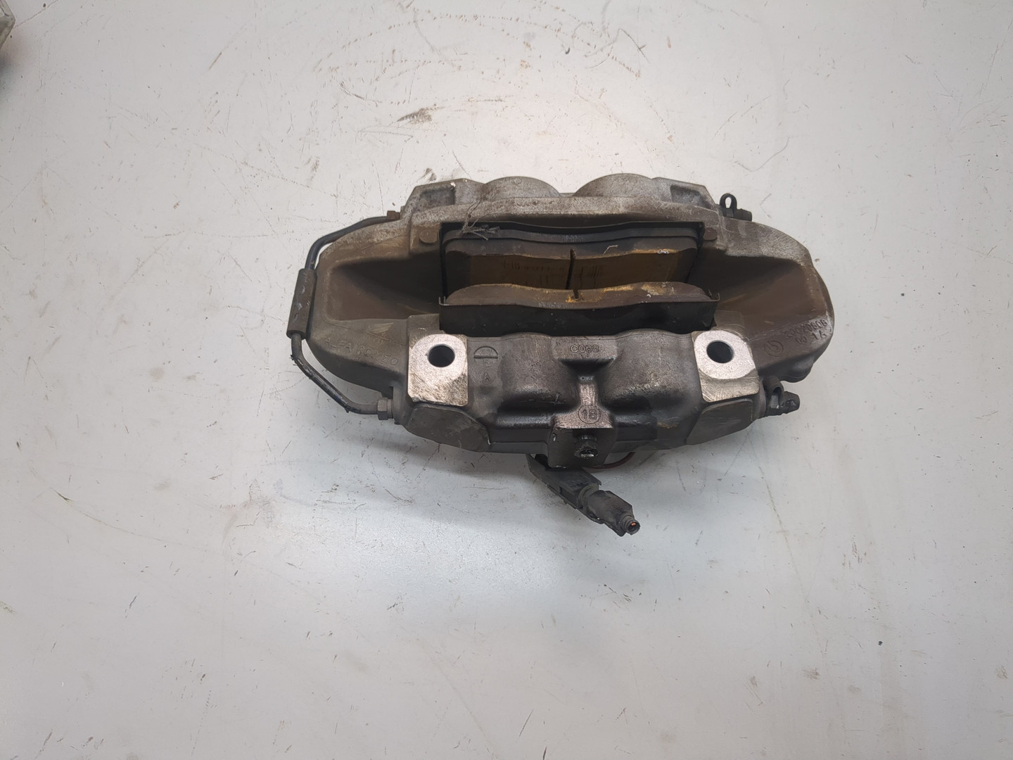 Суппорт передний правый