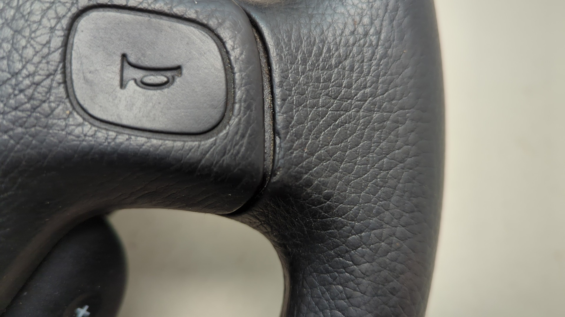 Рулевое колесо (руль)