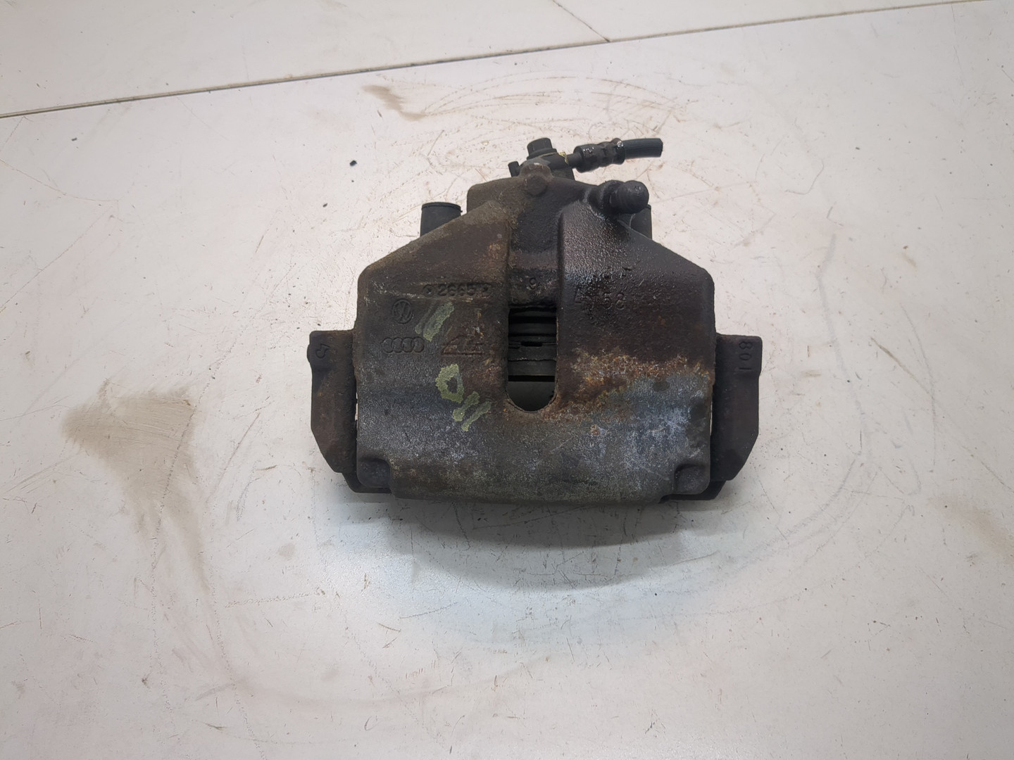 Суппорт передний левый