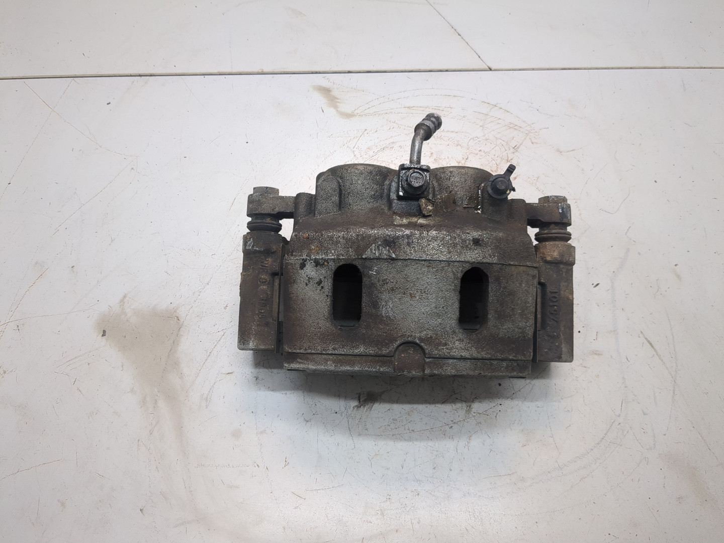 Суппорт передний правый