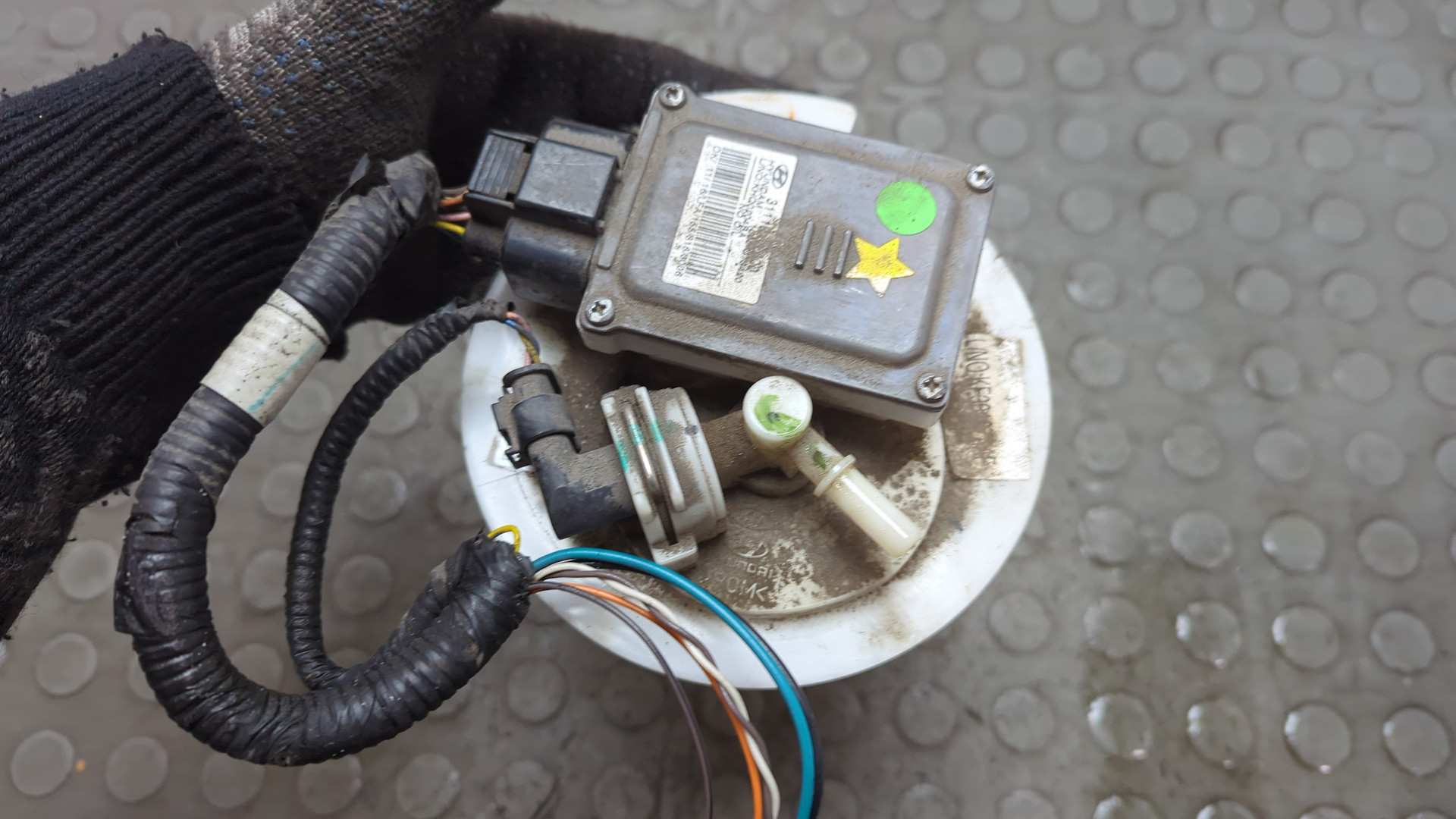 Насос топливный электрический