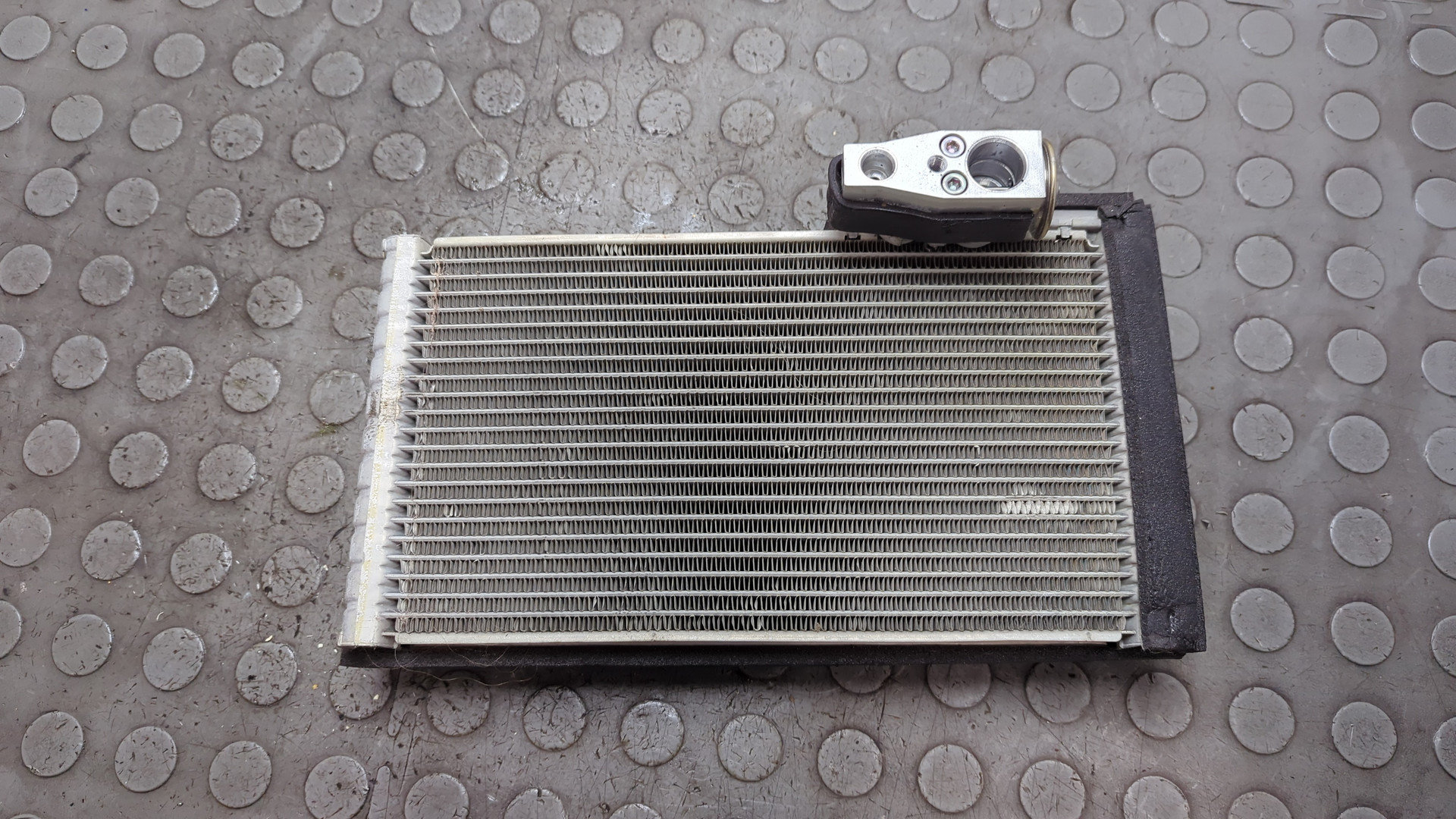 Радиатор кондиционера / конденсер
