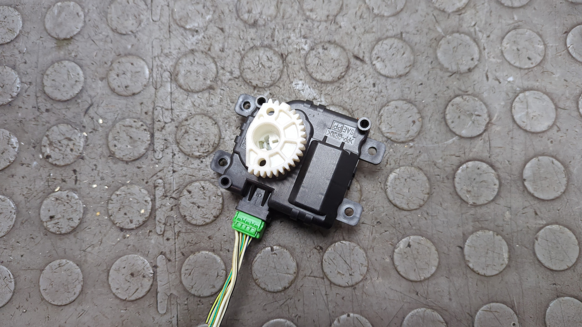 Моторчик заслонки печки