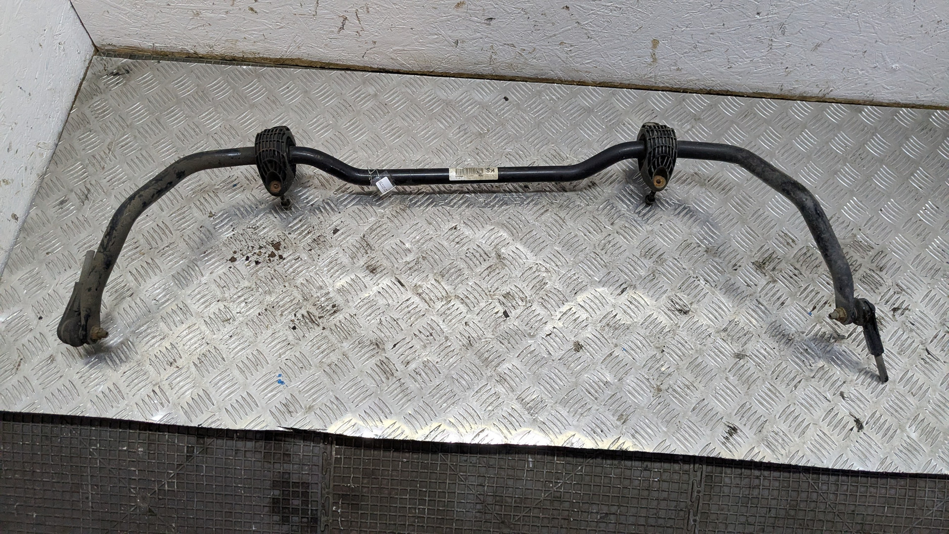 Стабилизатор передний