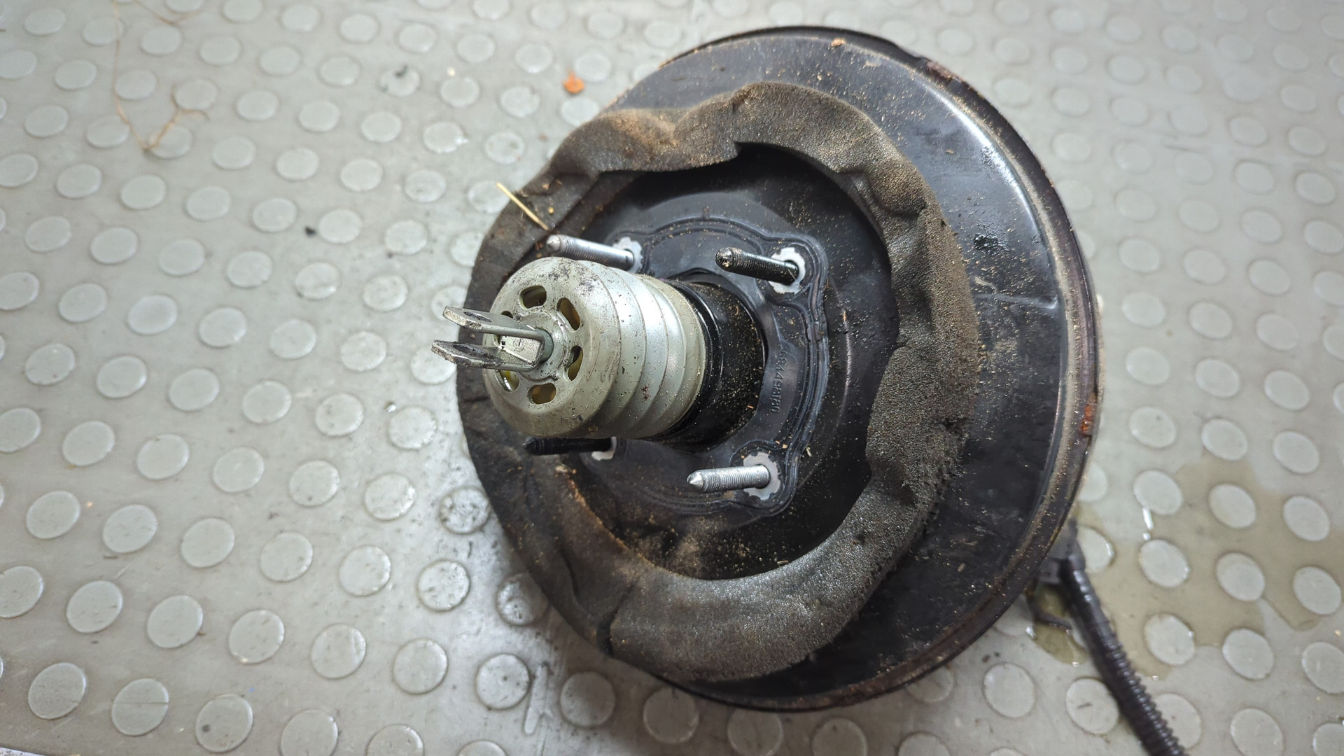 Цилиндр тормозной главный