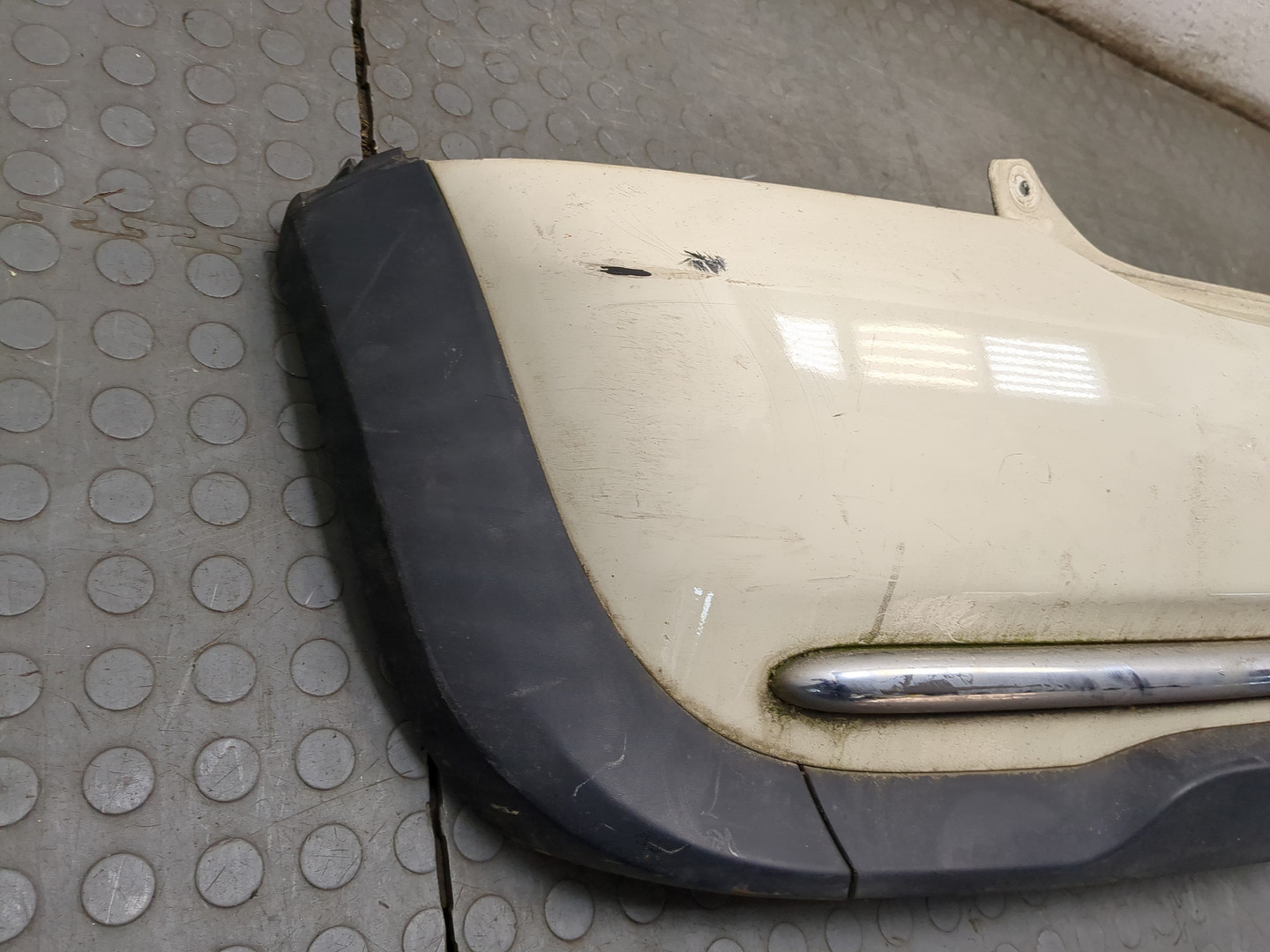 Бампер задний