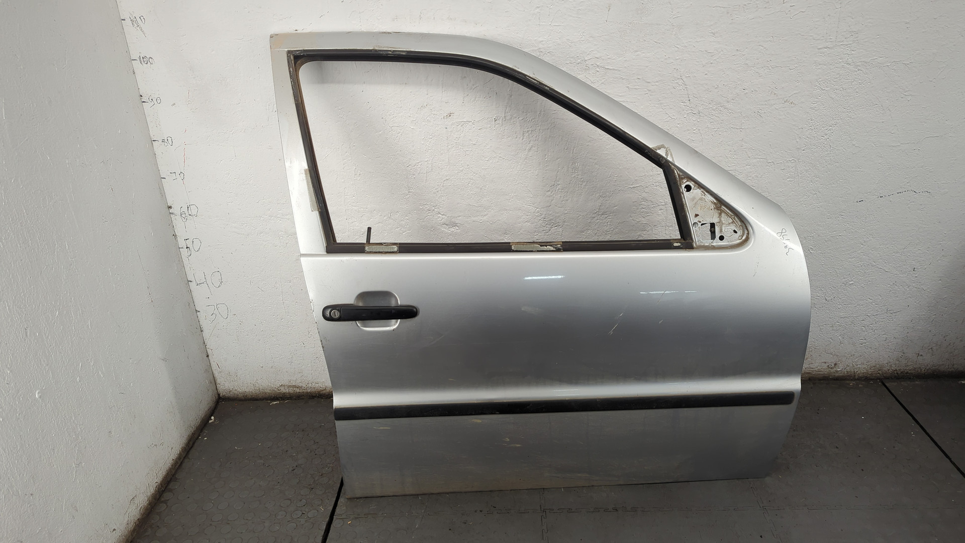 Дверь передняя правая