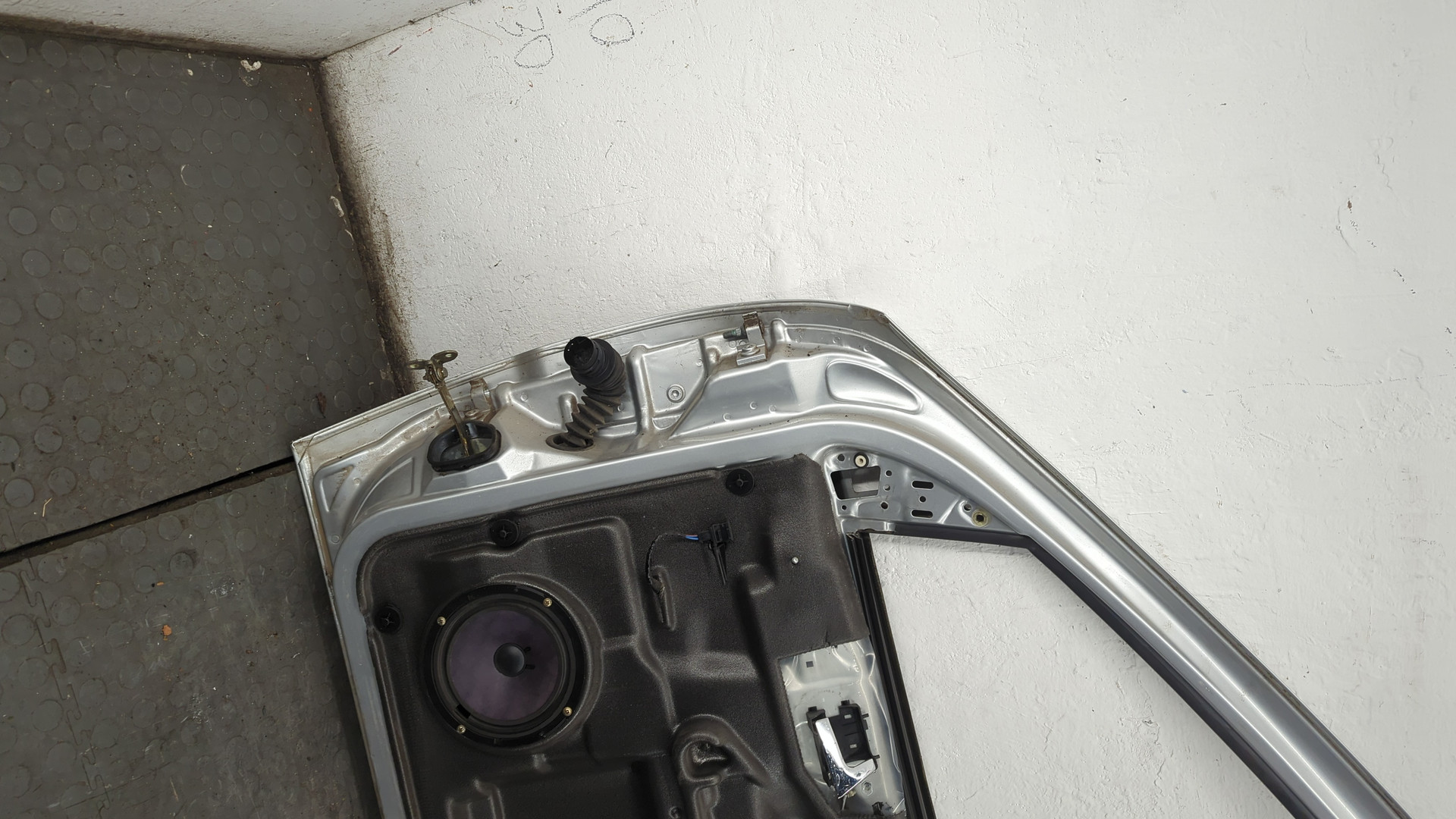 Дверь передняя правая