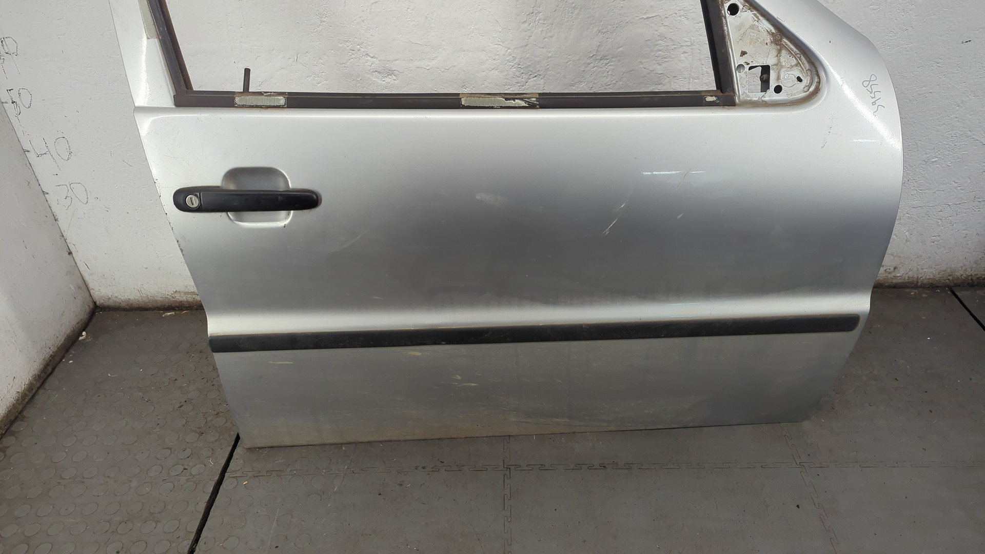 Дверь передняя правая