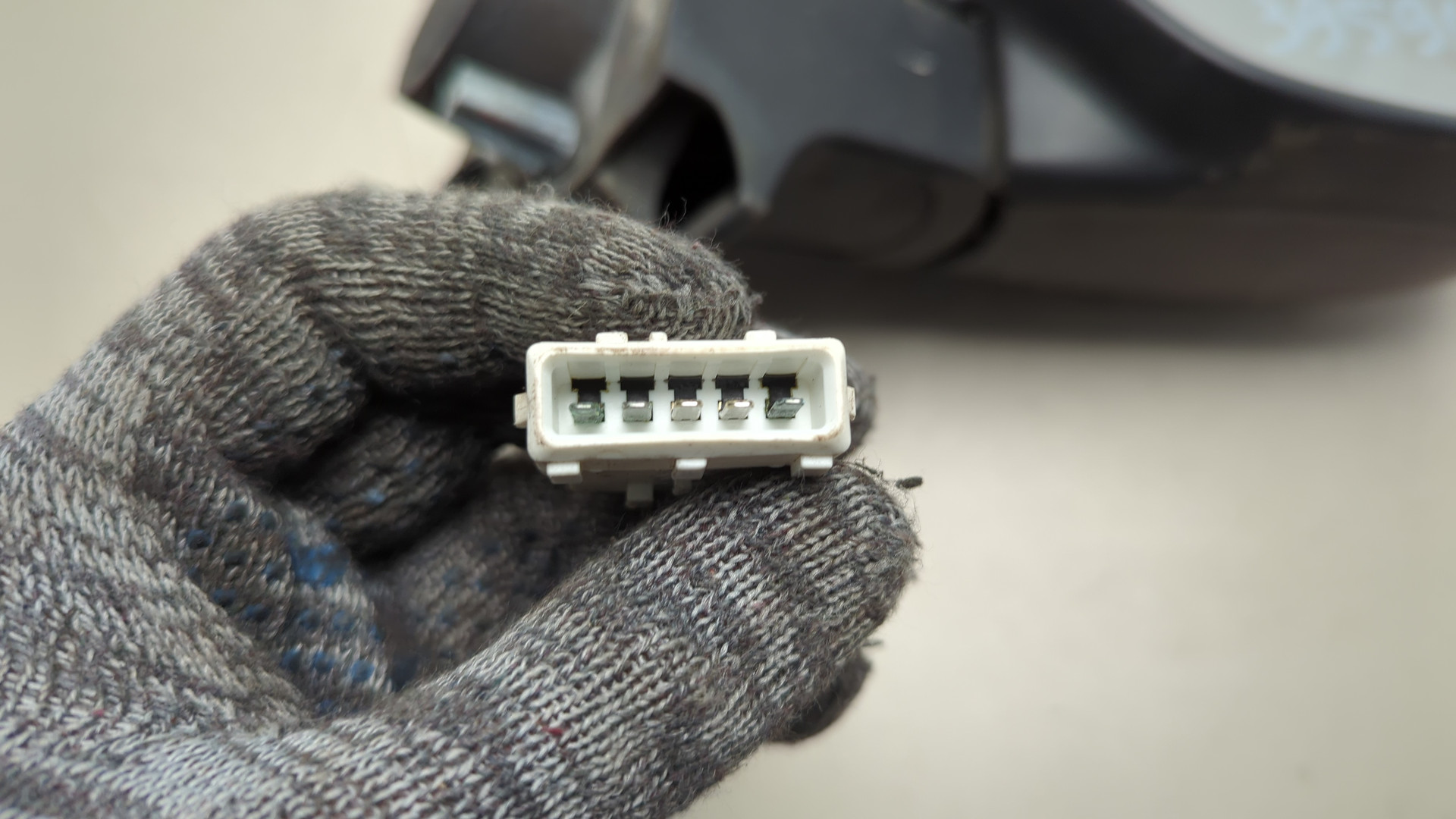 Зеркало правое электрическое