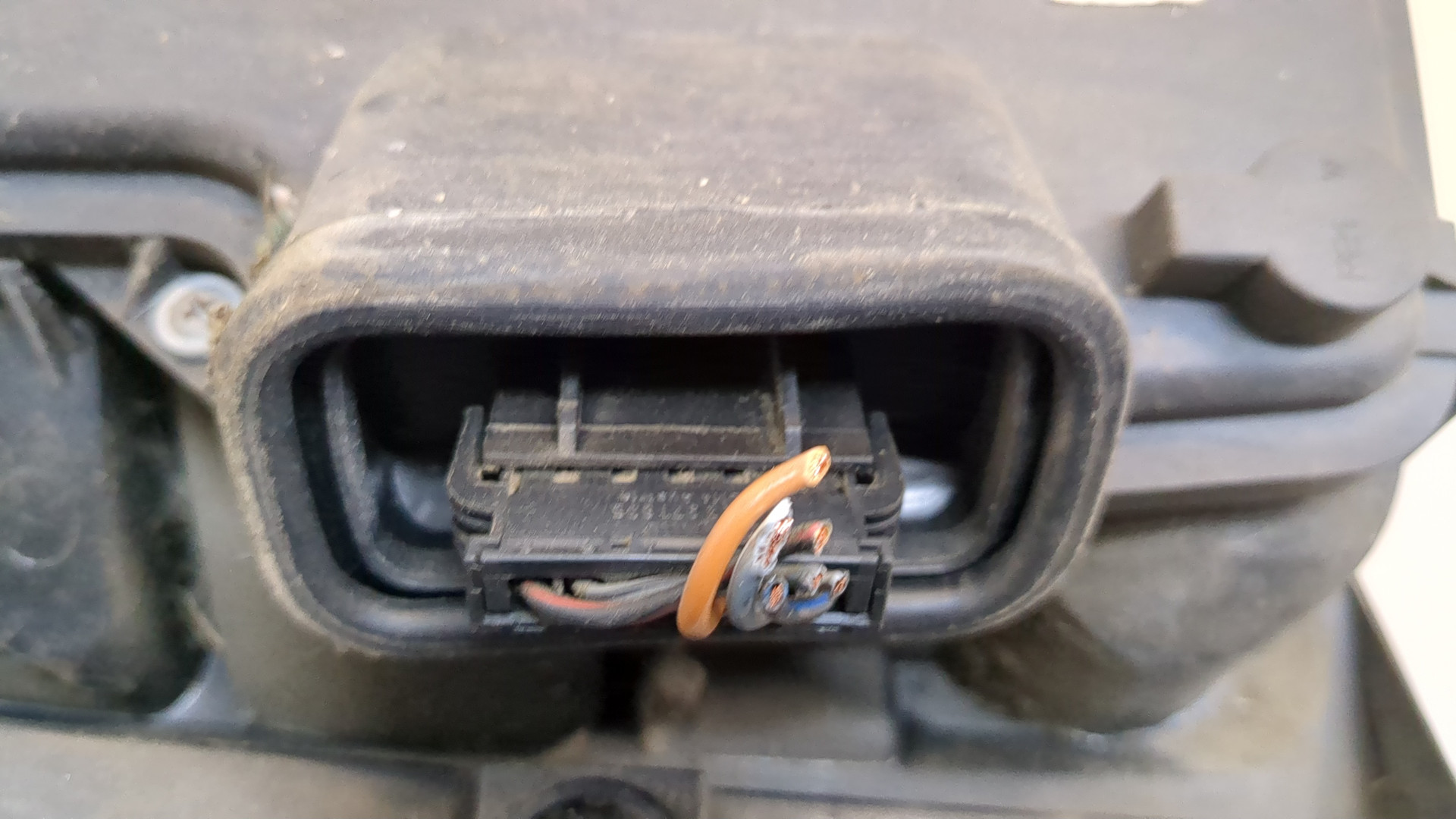 Фонарь задний левый