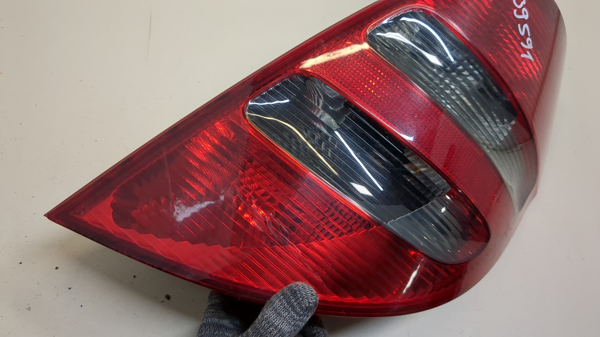 Фонарь задний правый