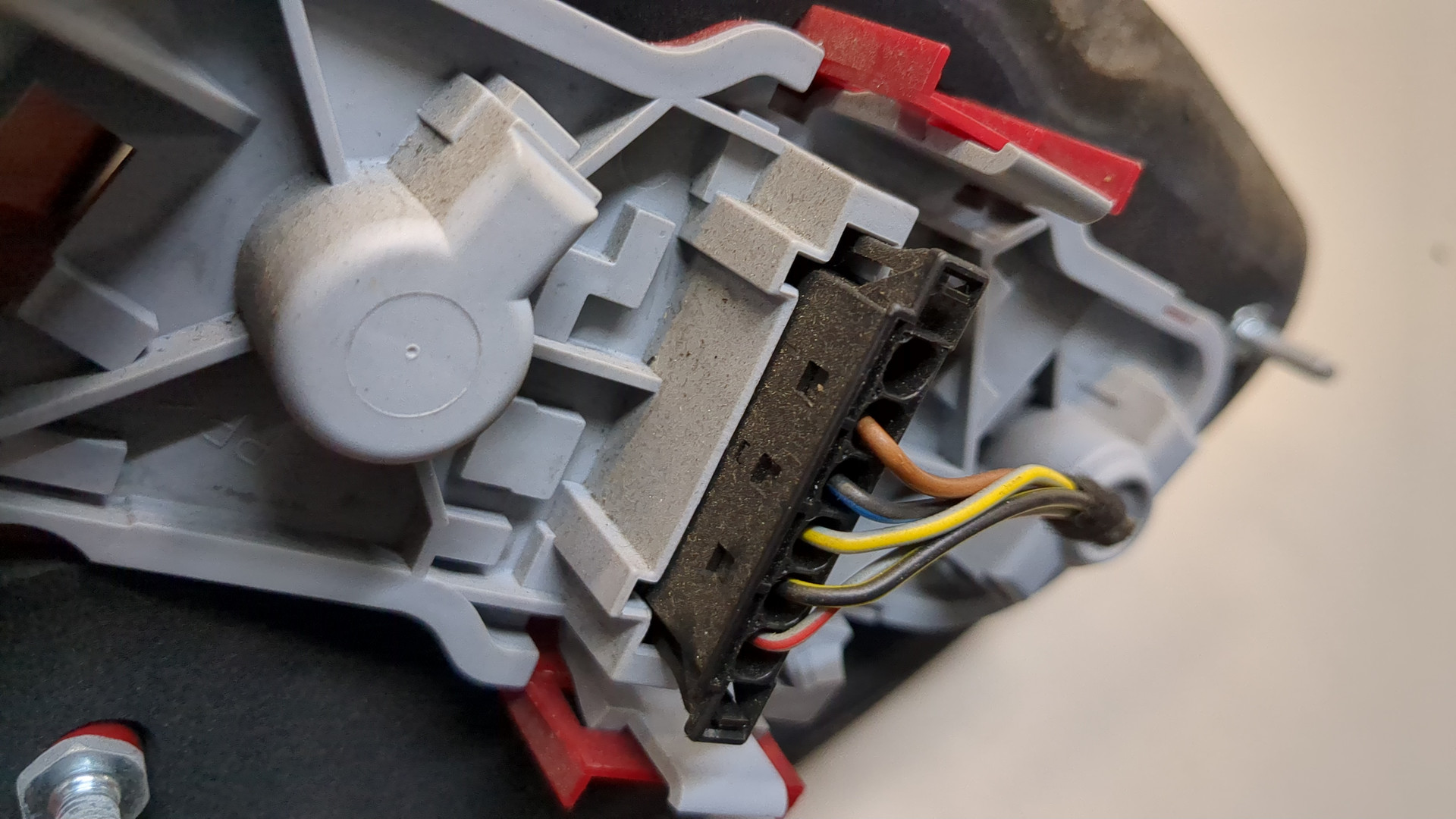 Фонарь задний правый