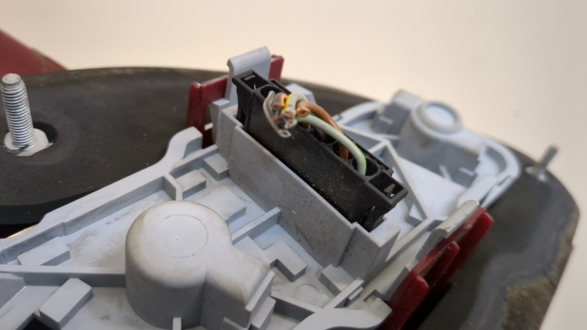 Фонарь задний левый