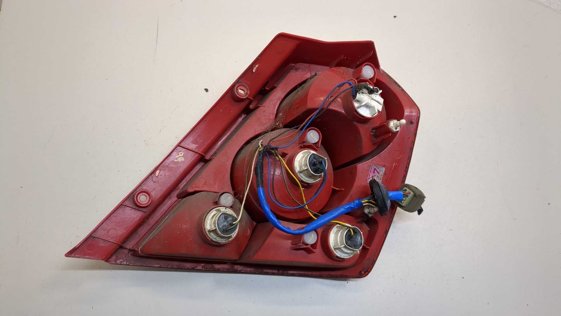 Фонарь задний левый