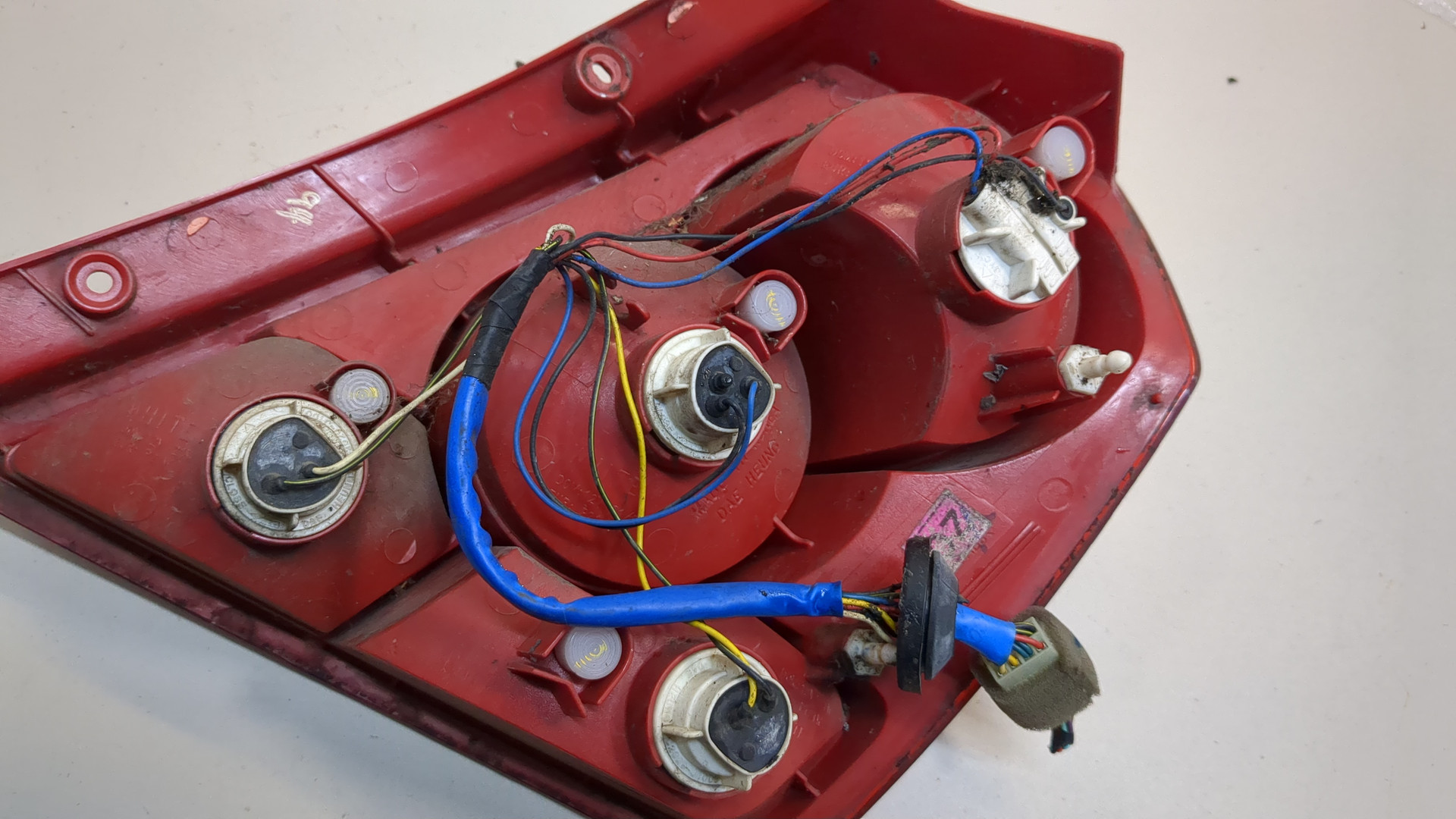 Фонарь задний левый