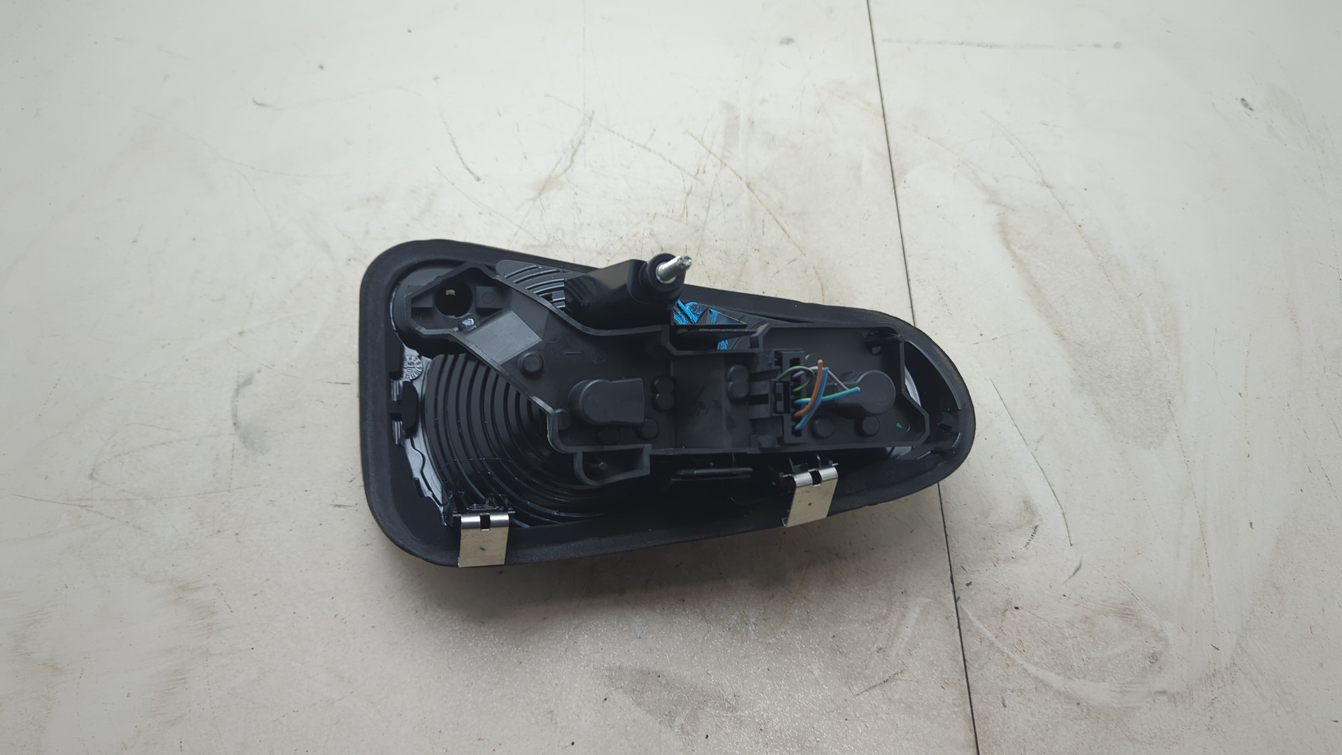 Фонарь задний левый