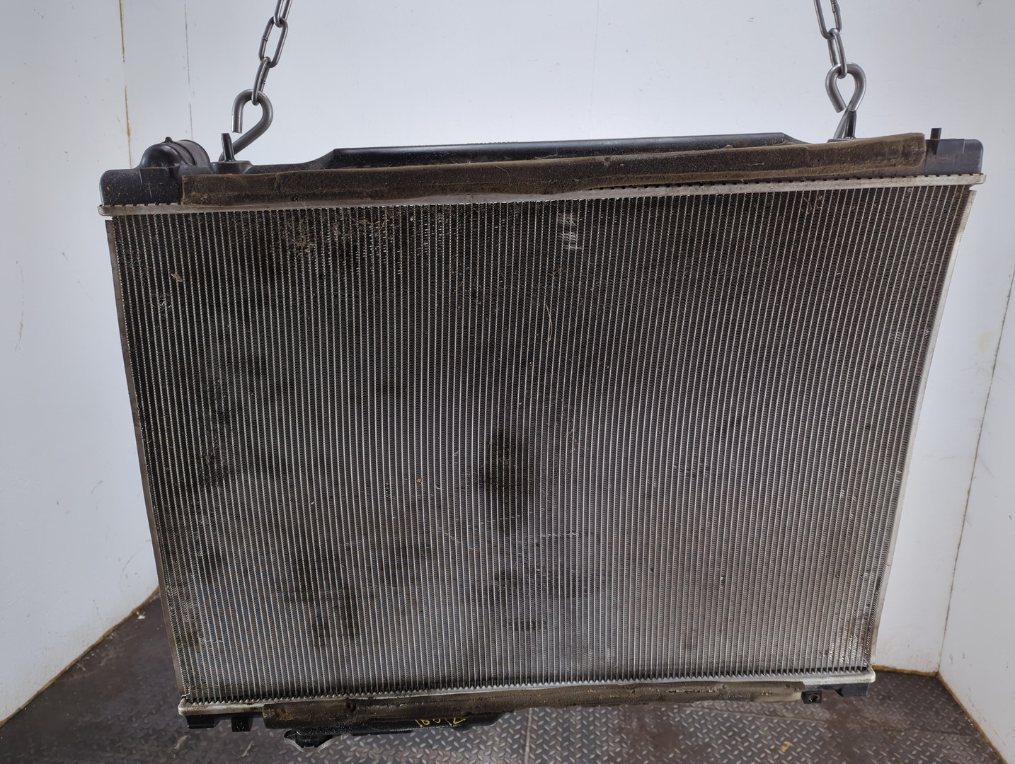 Радиатор охлаждения двигателя основной