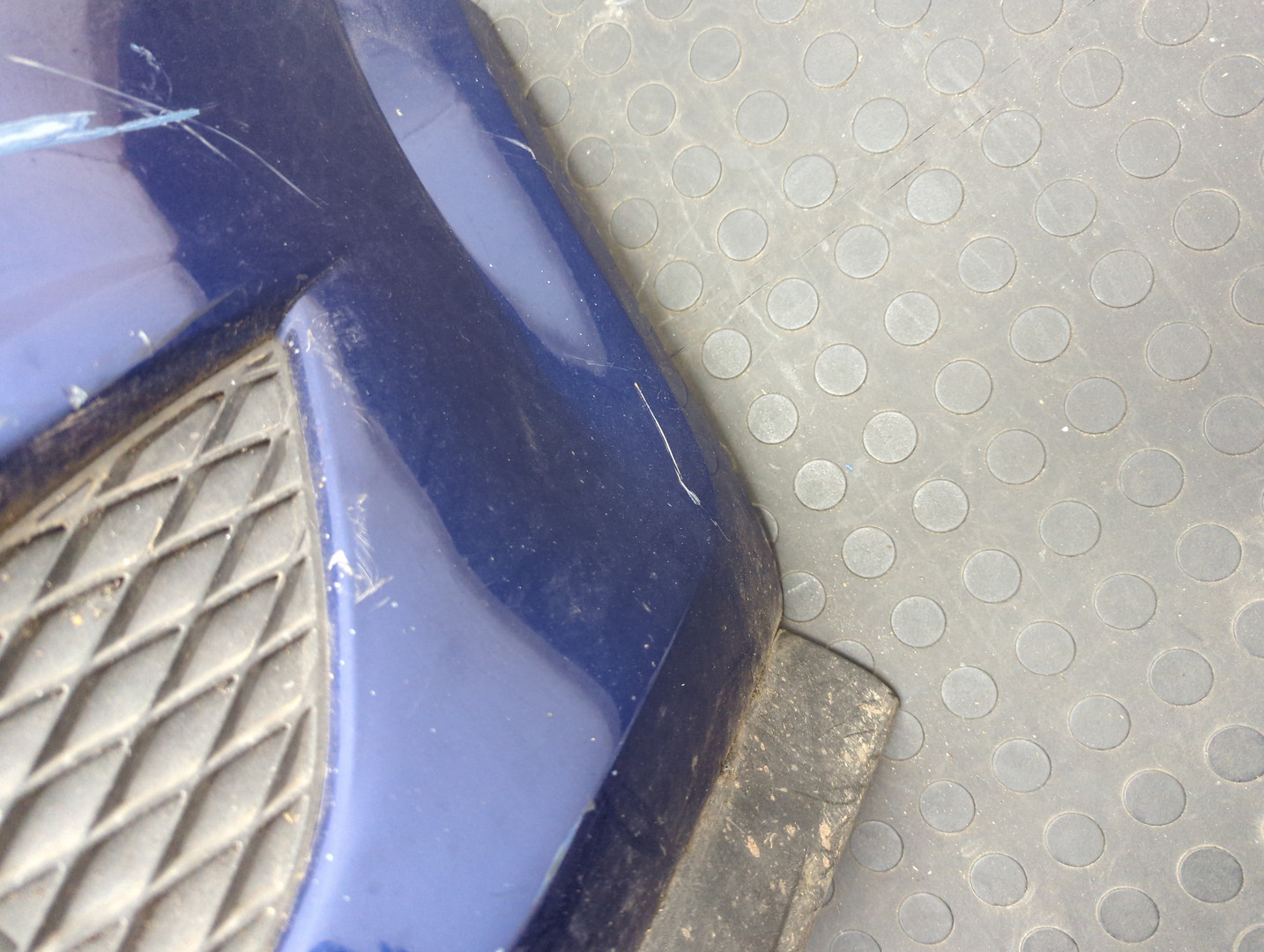 Бампер передний