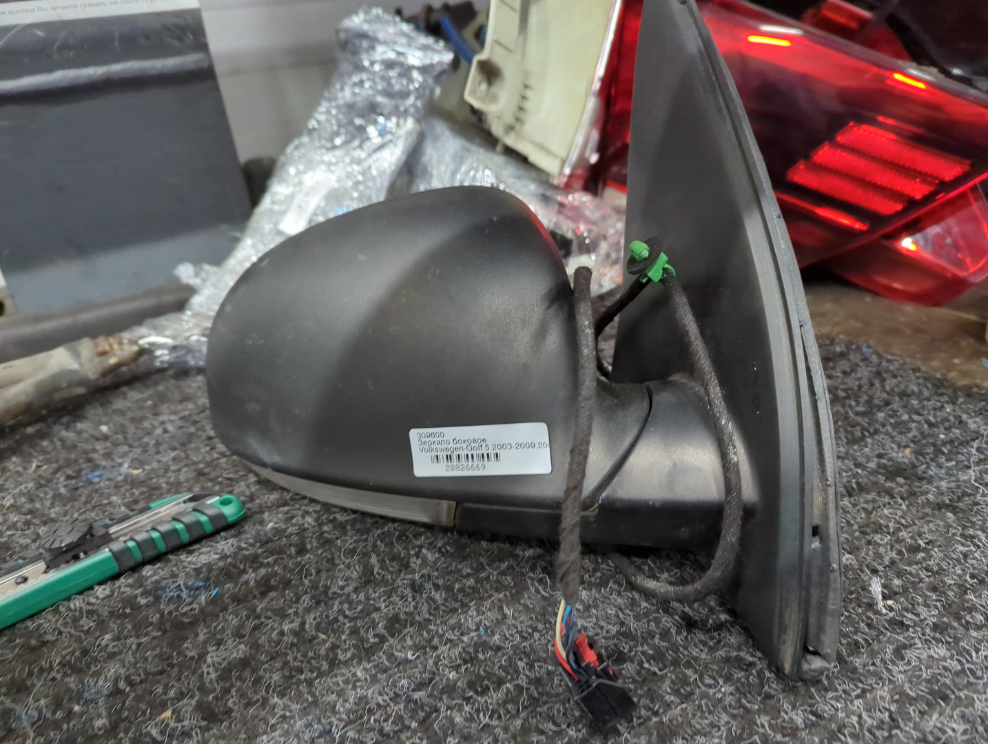 Зеркало правое электрическое