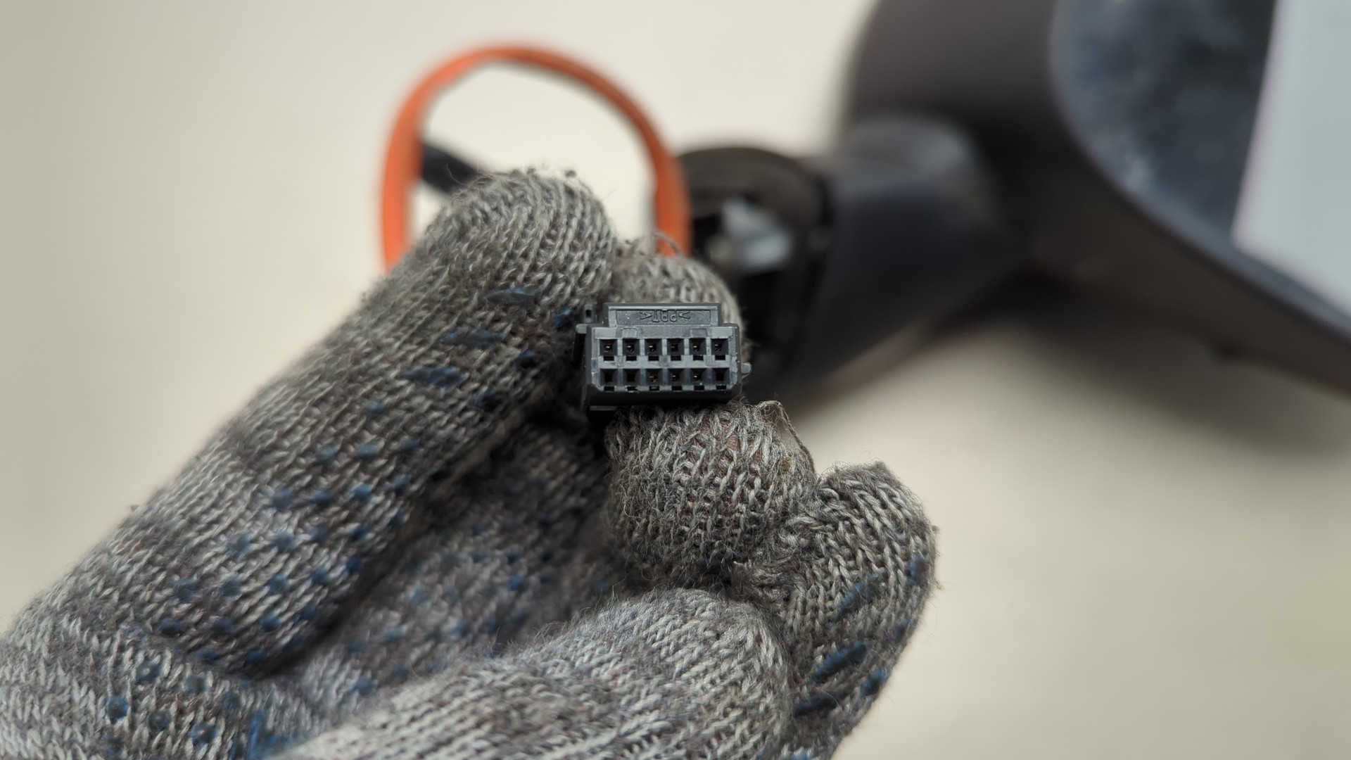 Зеркало правое электрическое