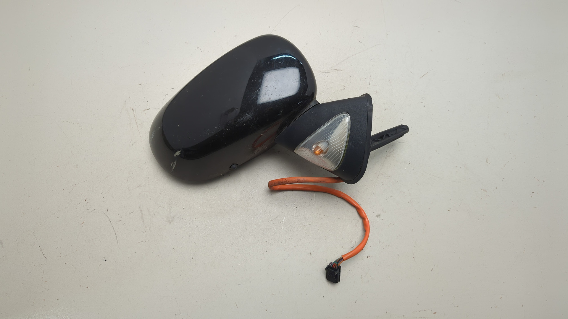 Зеркало правое электрическое