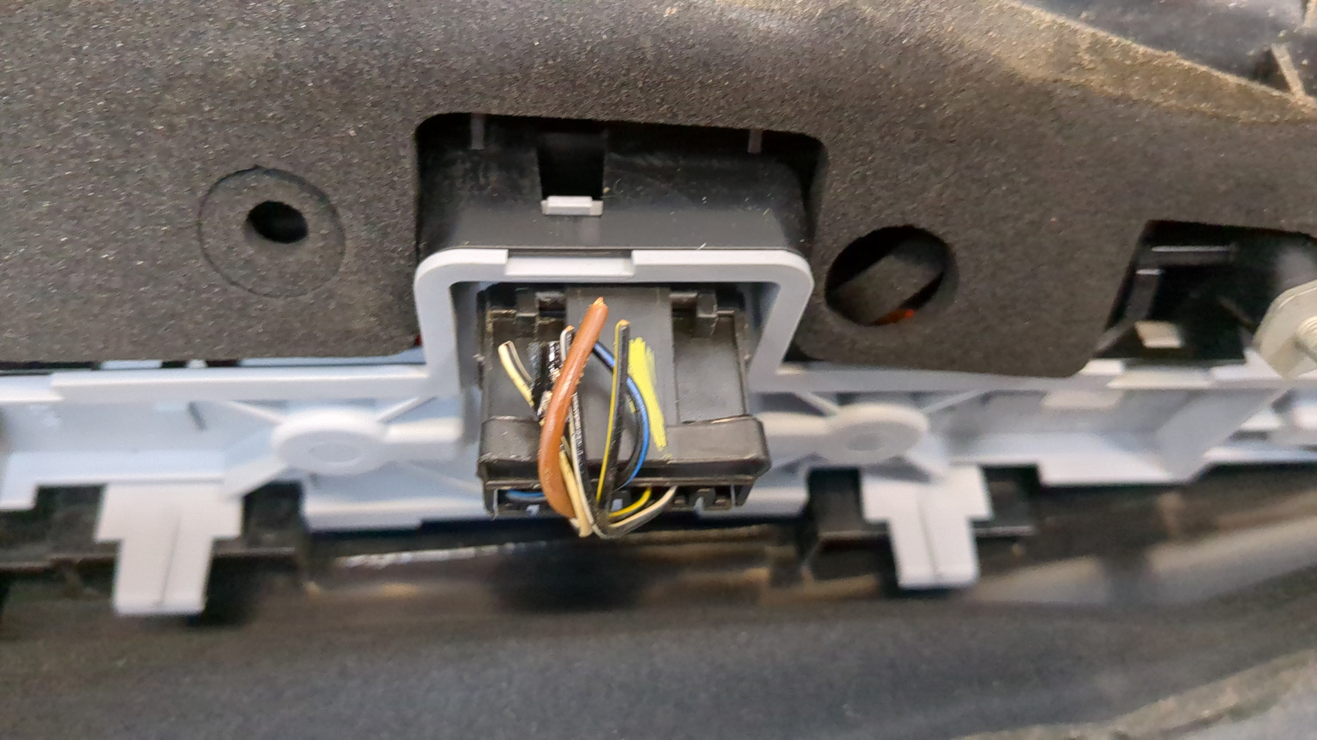 Фонарь задний левый