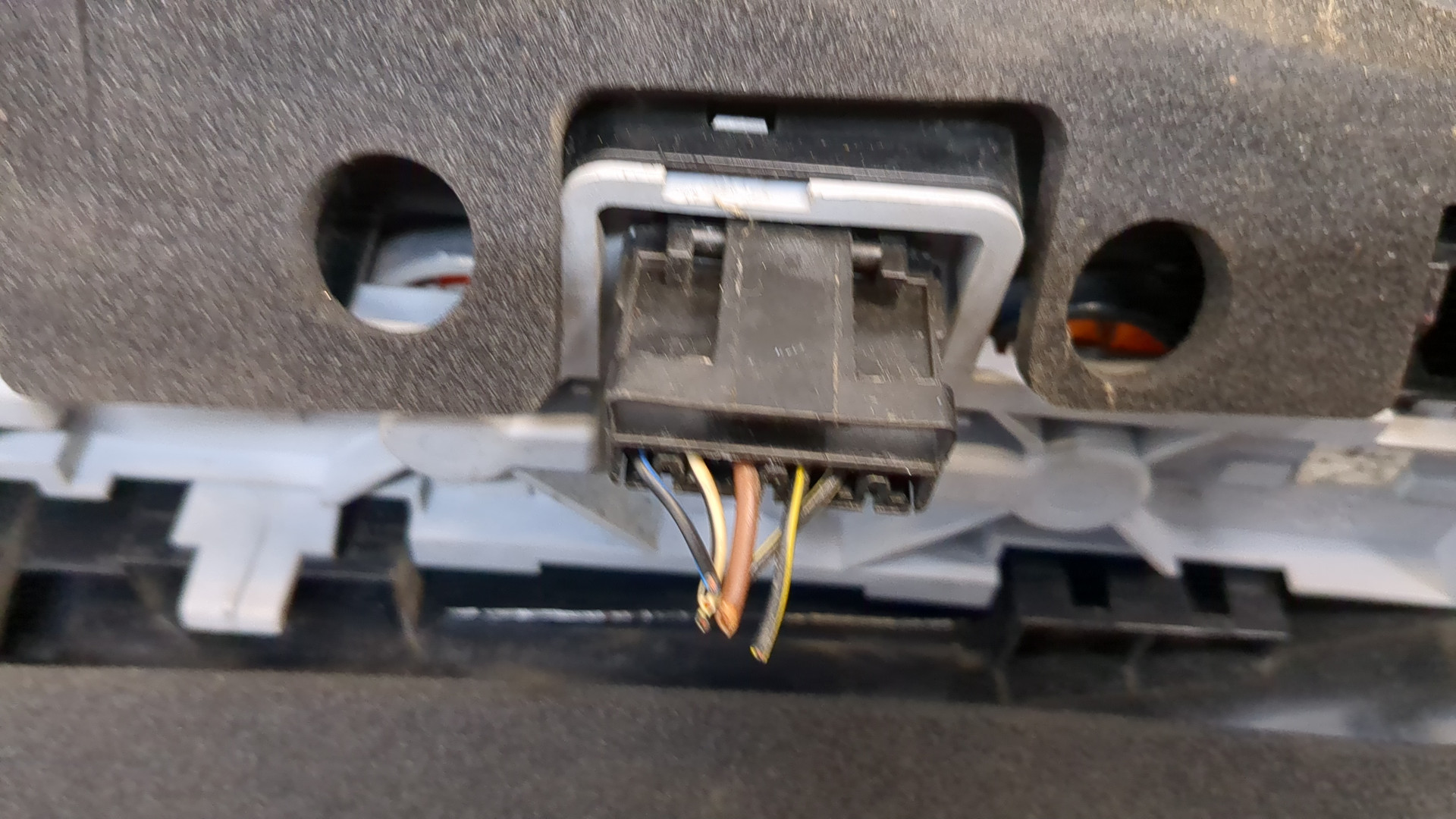 Фонарь задний левый