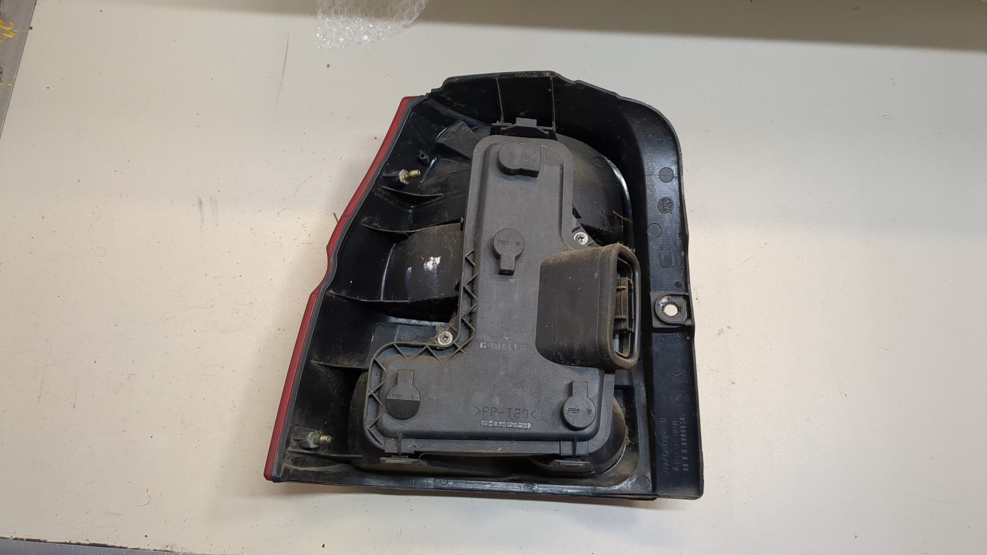 Фонарь задний правый