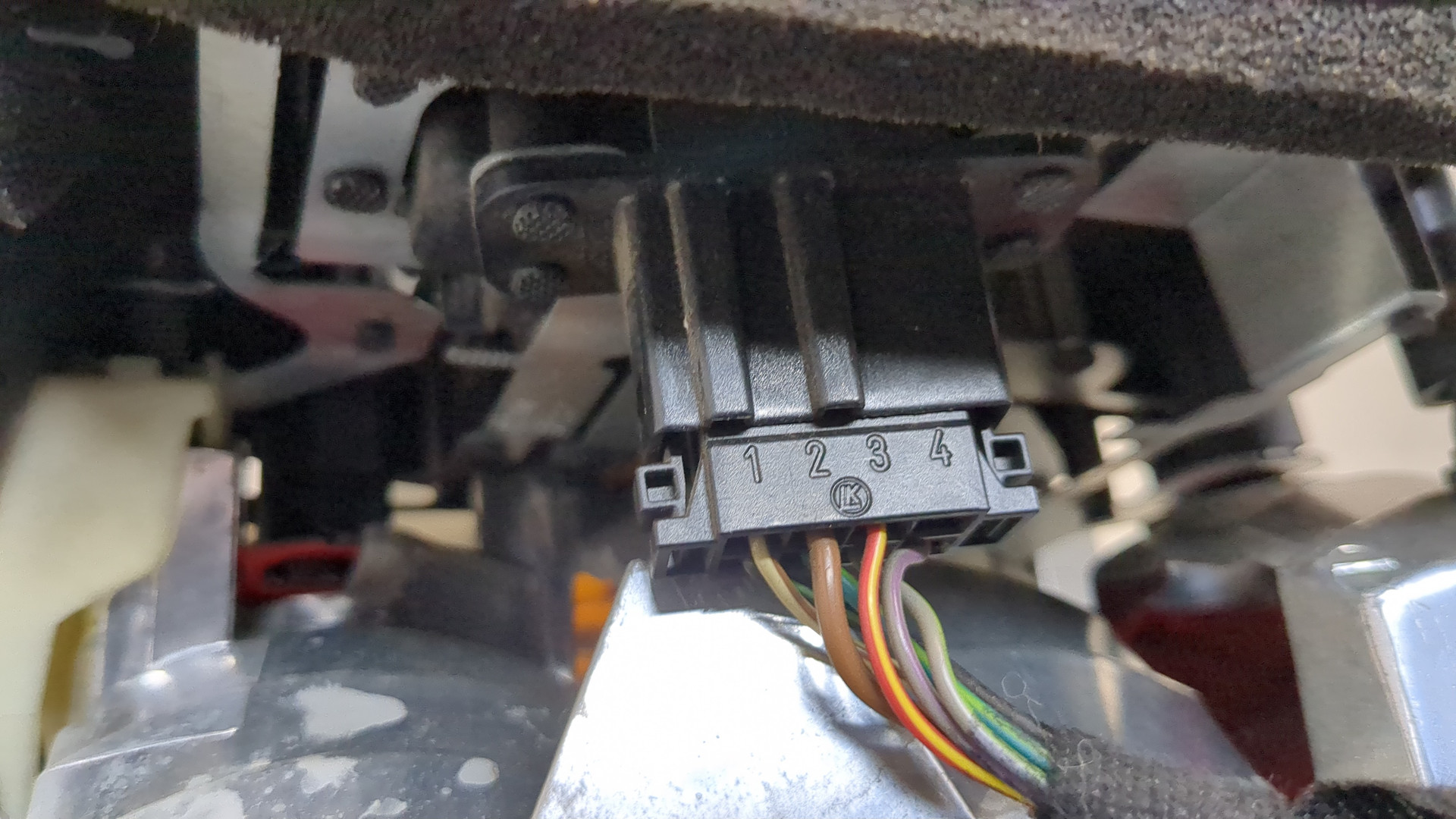 Фонарь задний левый