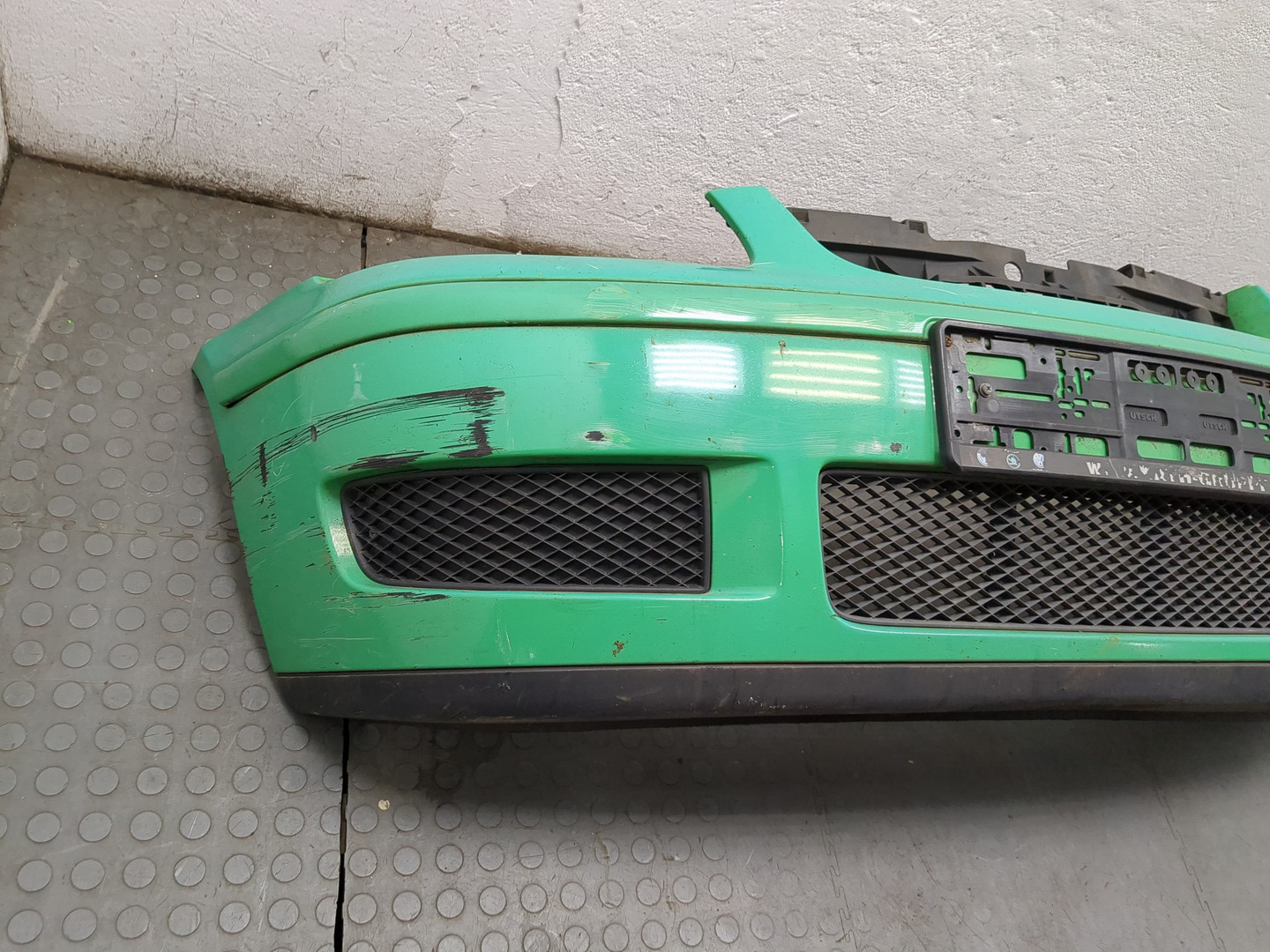 Бампер передний