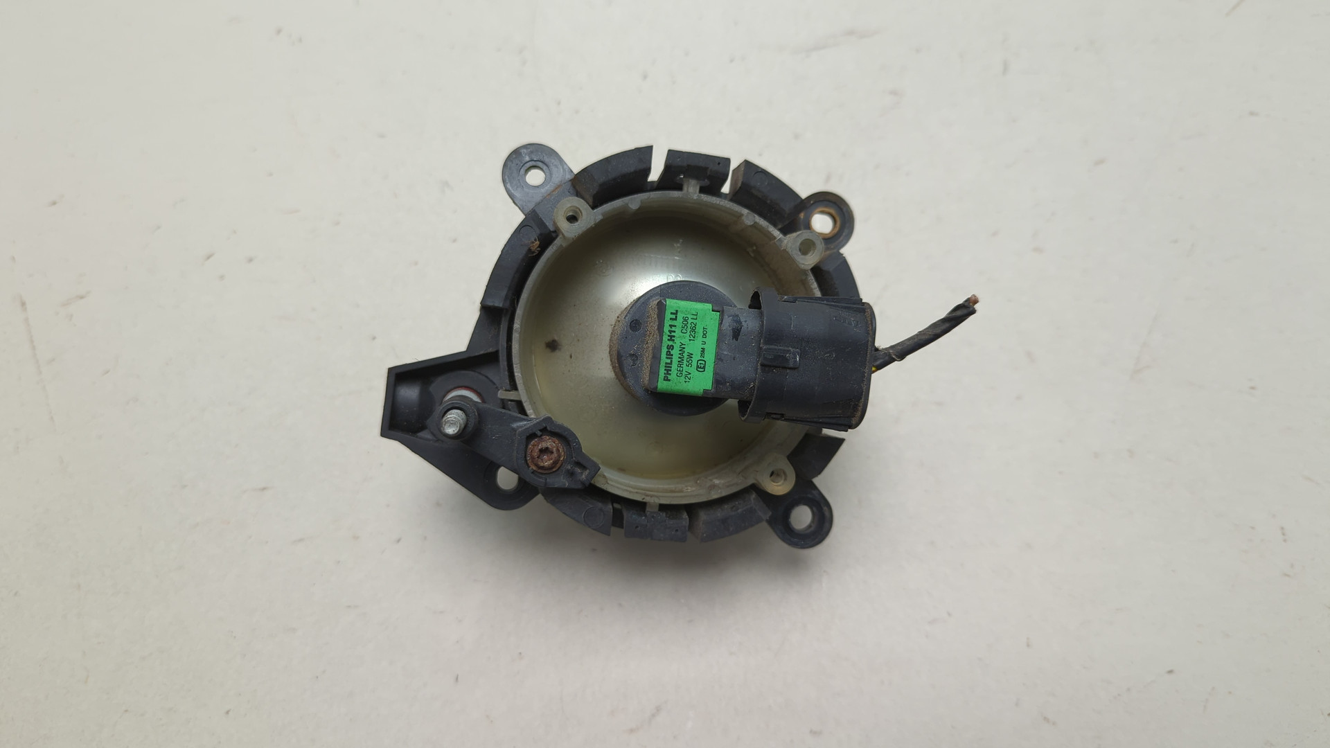 Фара противотуманная левая