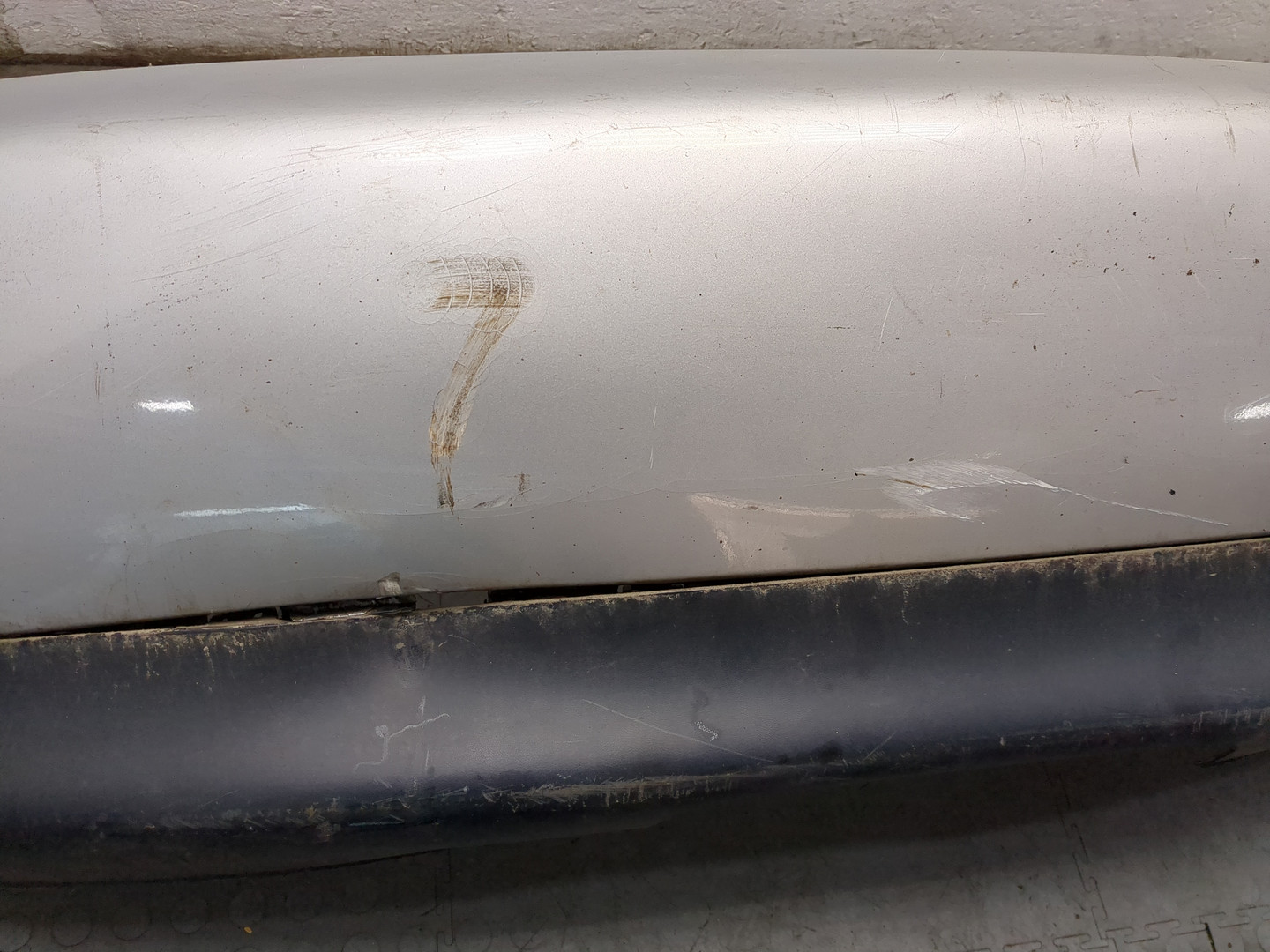 Бампер задний