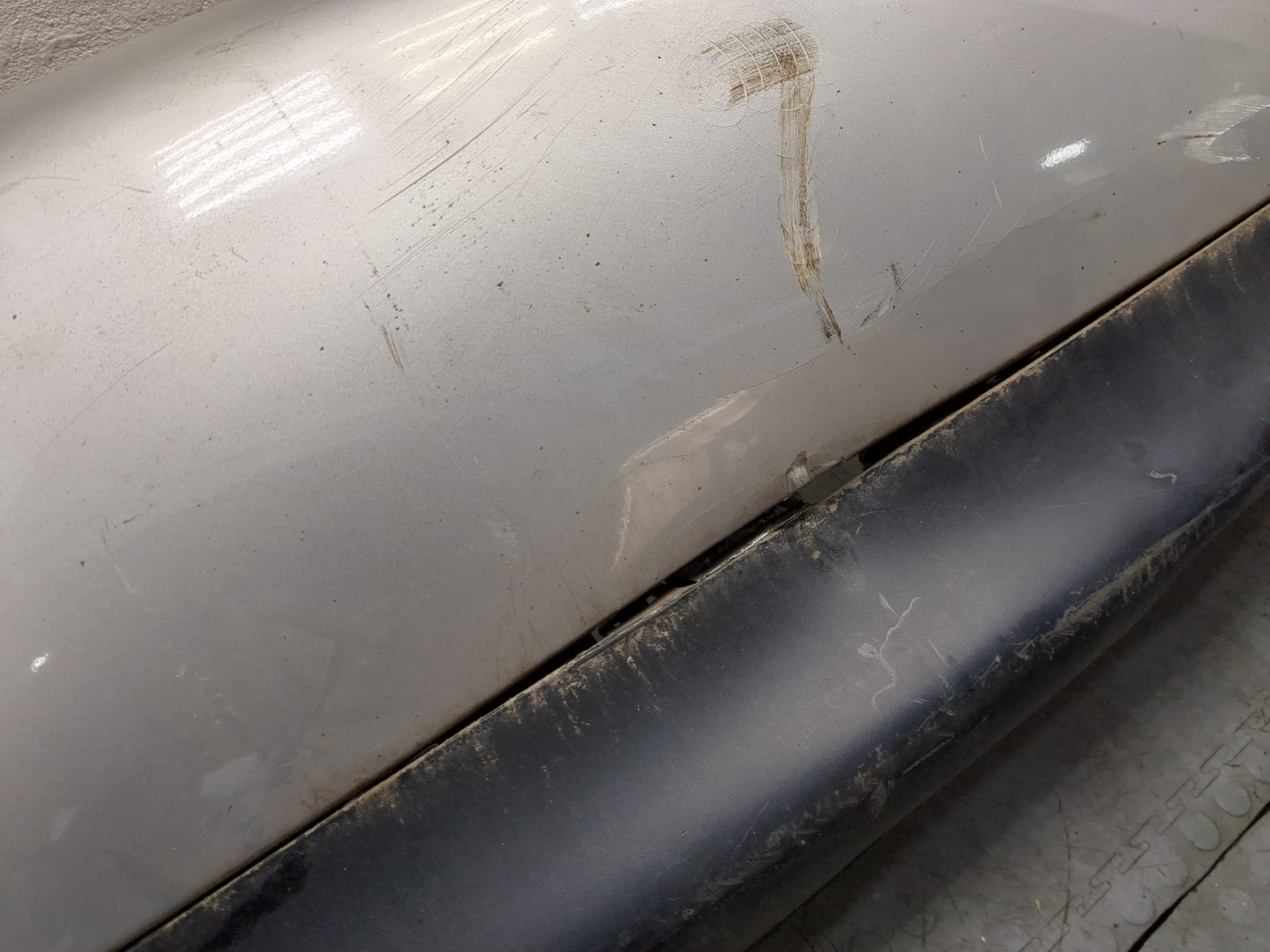 Бампер задний