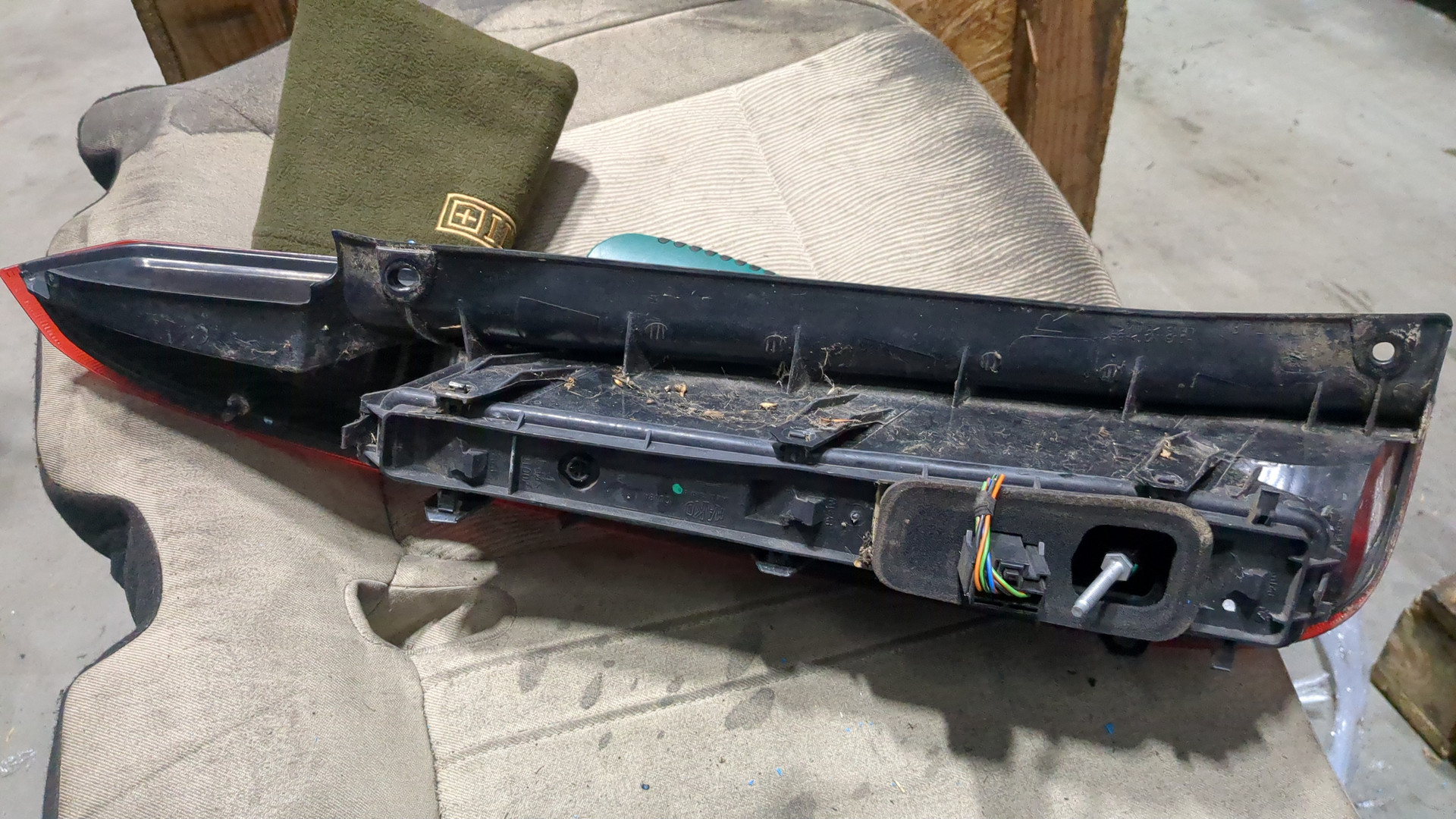 Фонарь задний правый