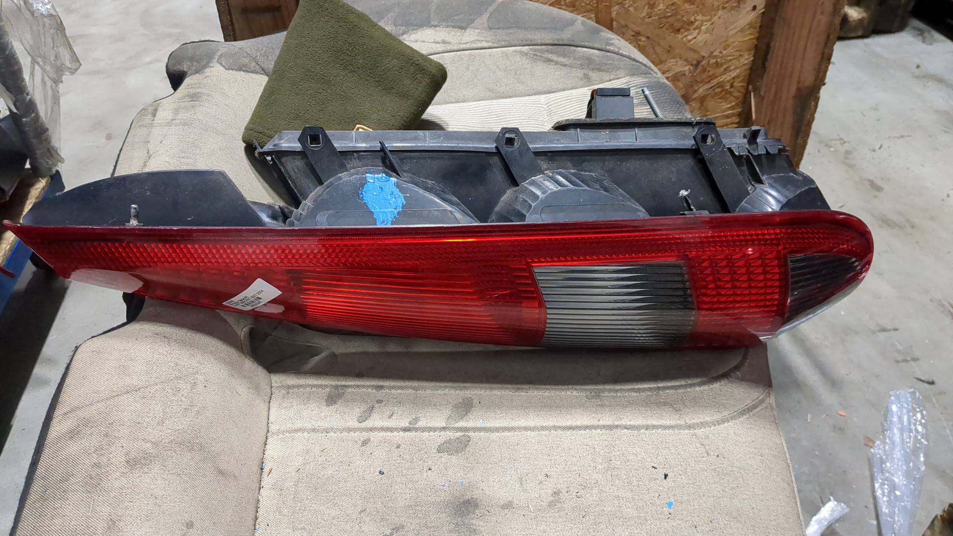 Фонарь задний правый