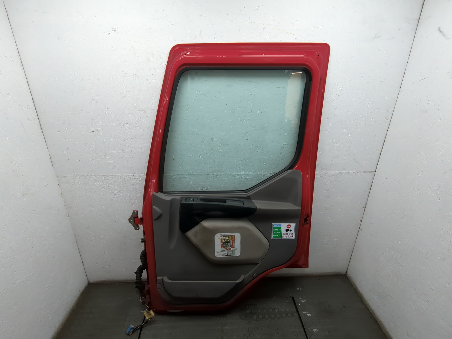 Дверь передняя правая